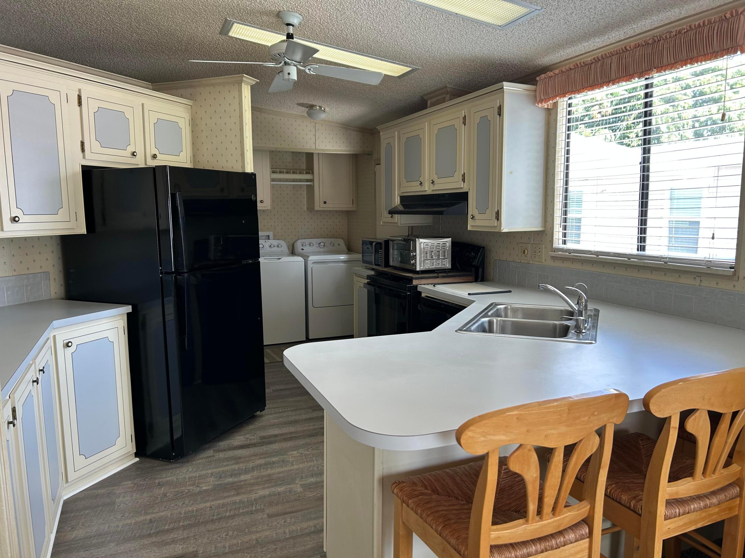 21541 NW 7th St Pembroke Pines, FL 33029