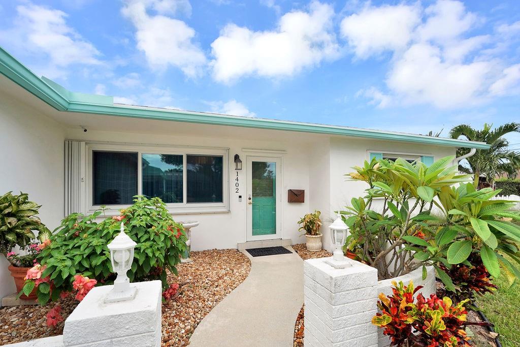 1402 Argonaut Isle