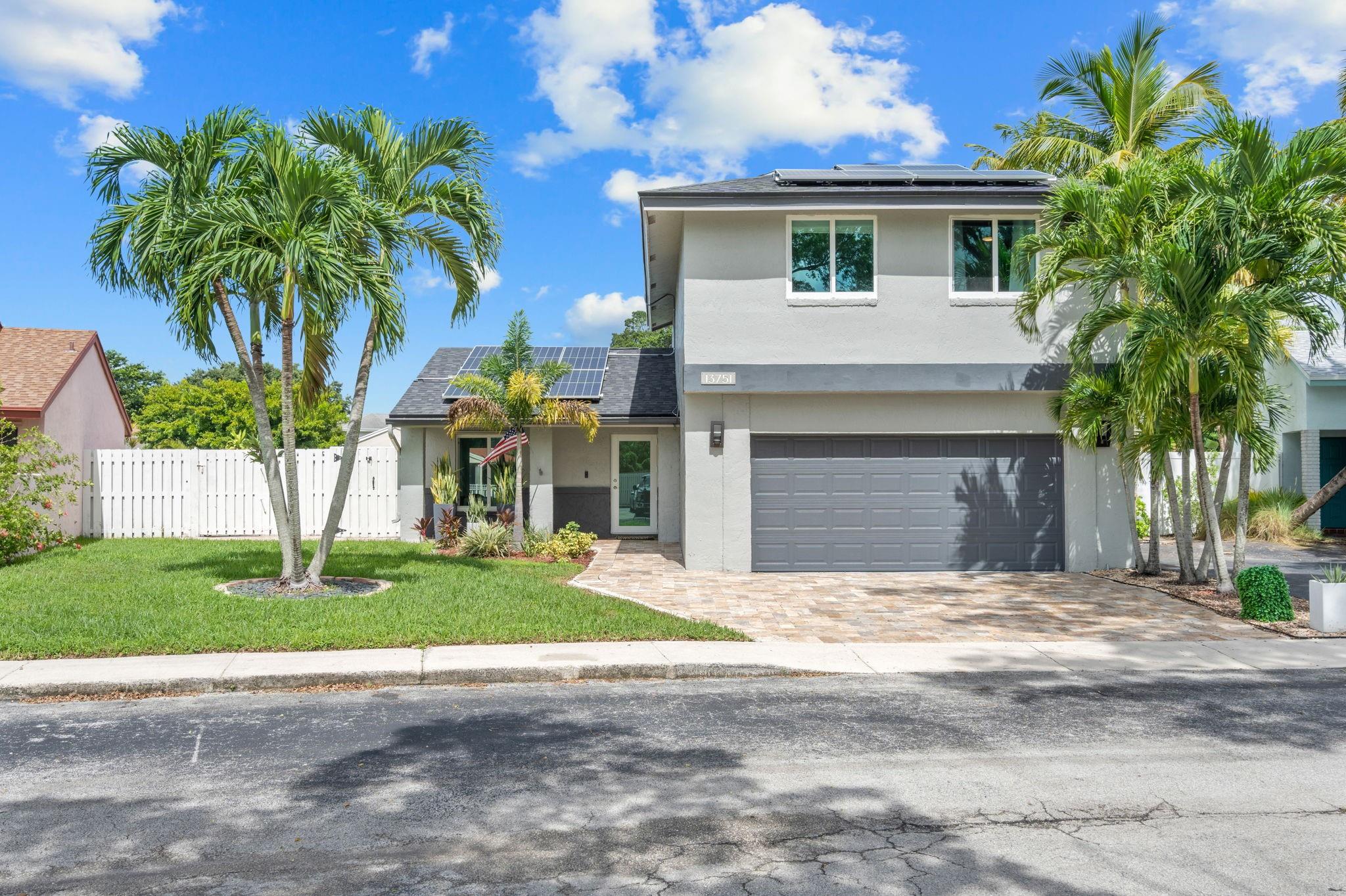 13751 Newport Manor