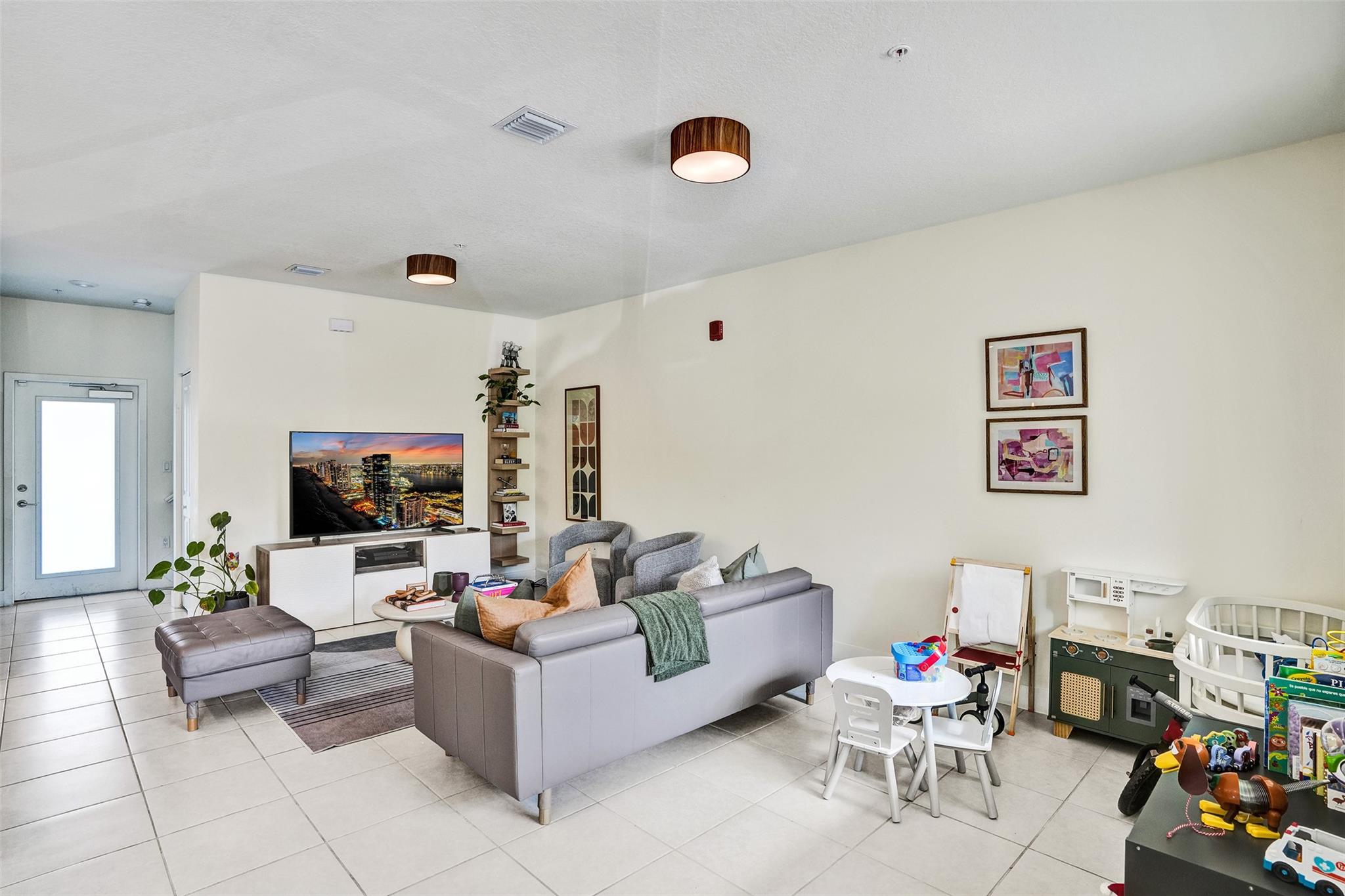 8001 NW 41st St #109 Miami, FL 33166