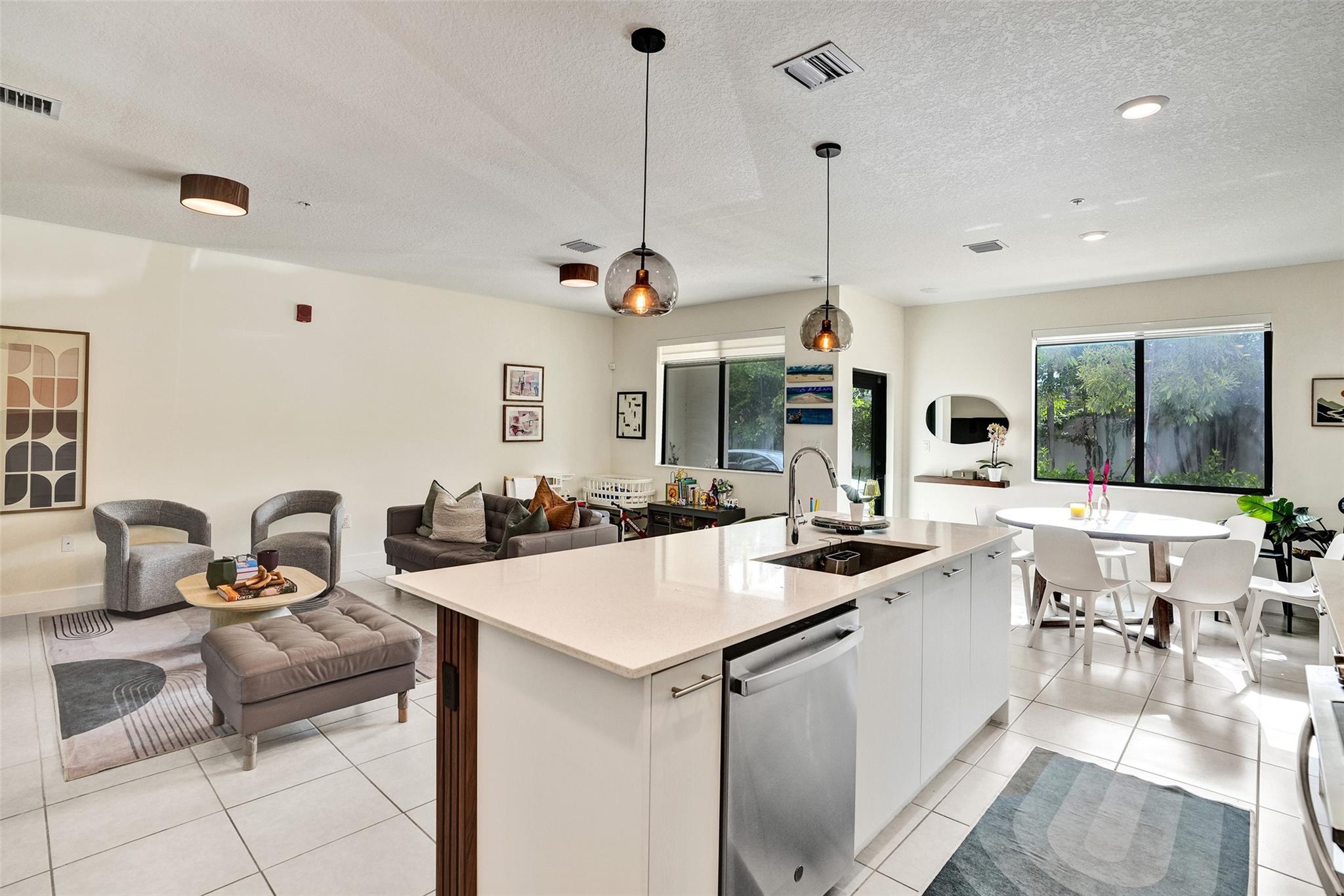 8001 NW 41st St #109 Miami, FL 33166