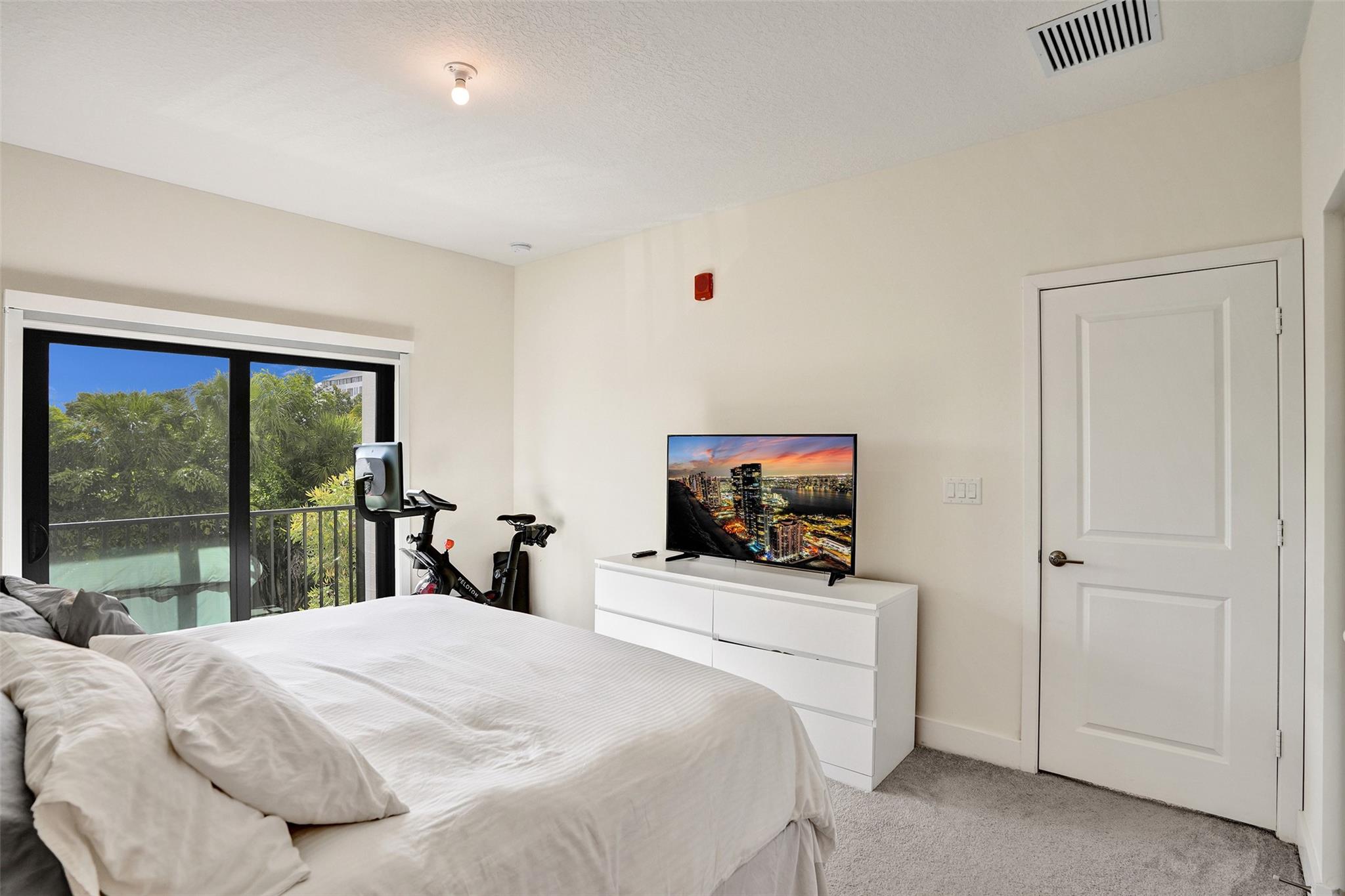 8001 NW 41st St #109 Miami, FL 33166