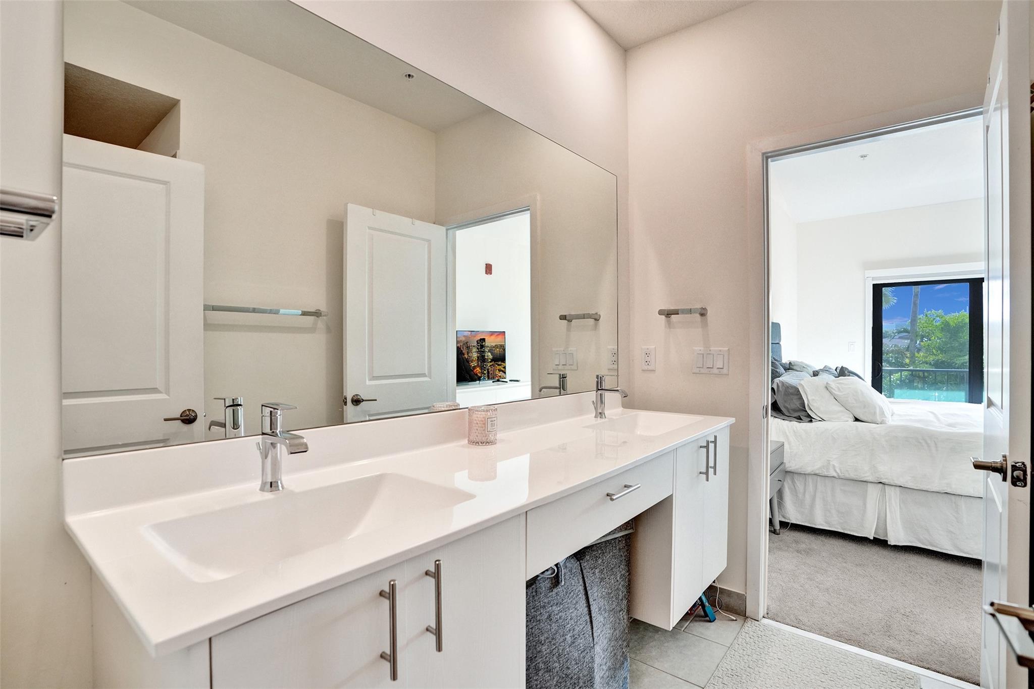 8001 NW 41st St #109 Miami, FL 33166