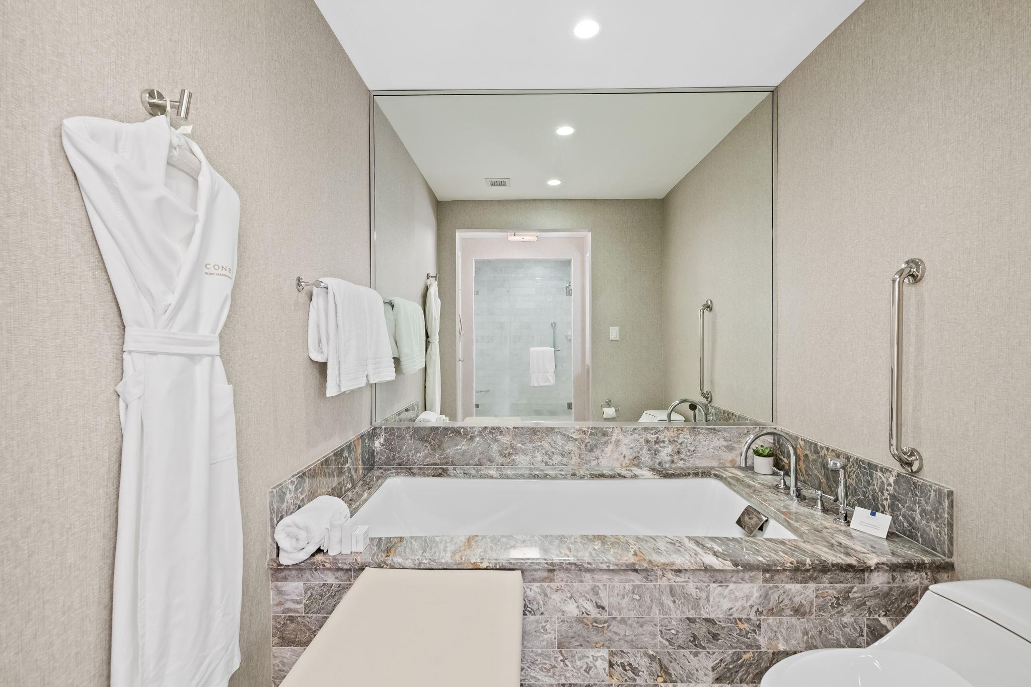 551 N Fort Lauderdale Bch Blvd #H1115 Fort Lauderdale, FL 33304