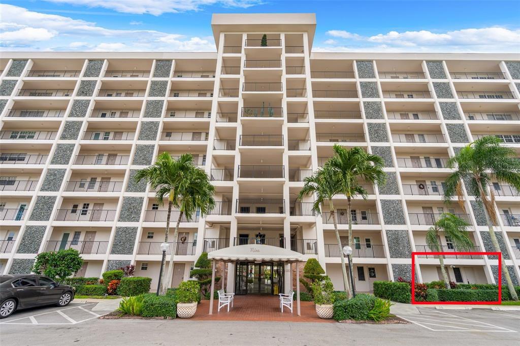 3100 N Palm Aire Dr #104