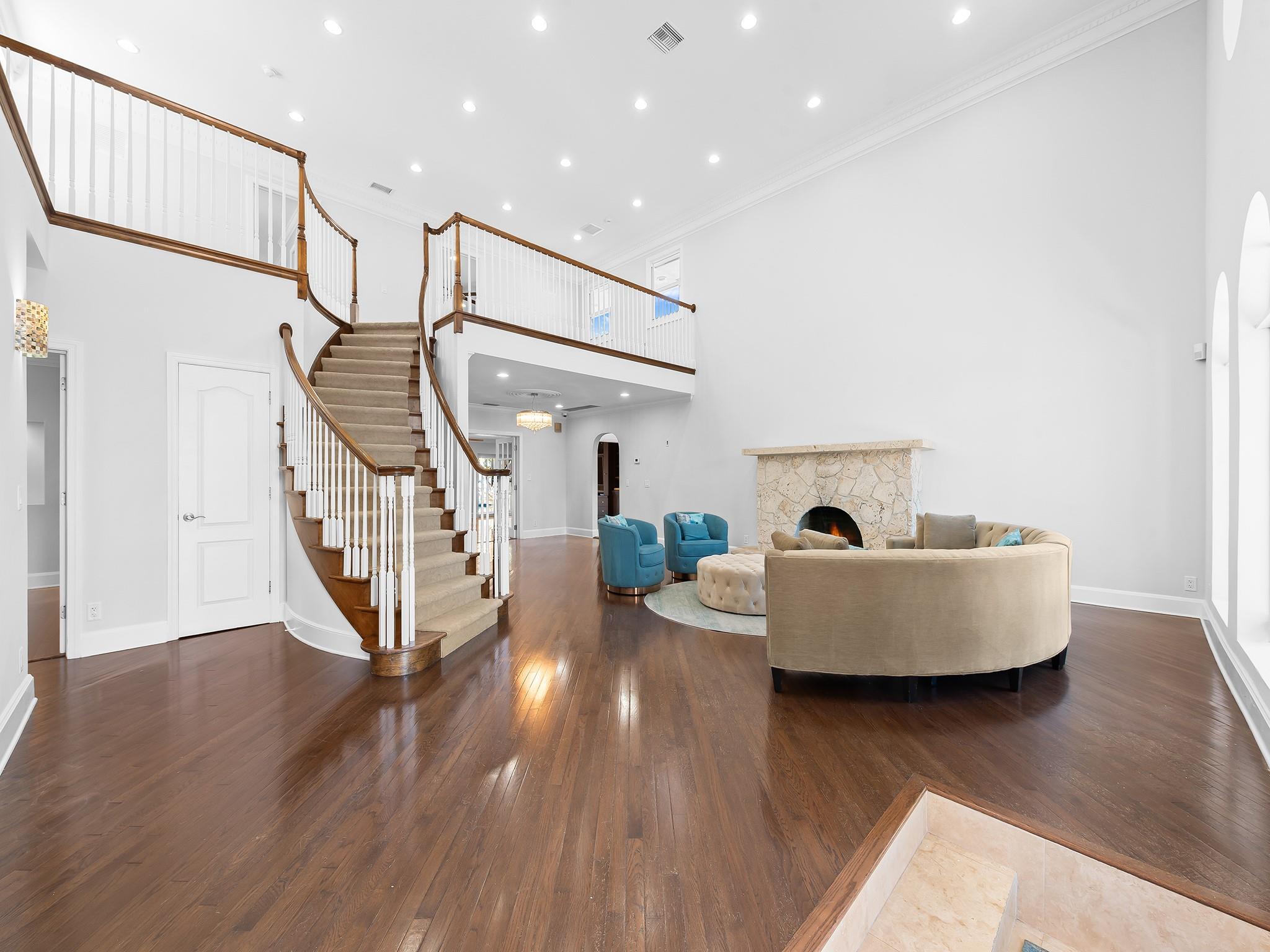 103 Fiesta Way Fort Lauderdale, FL 33301