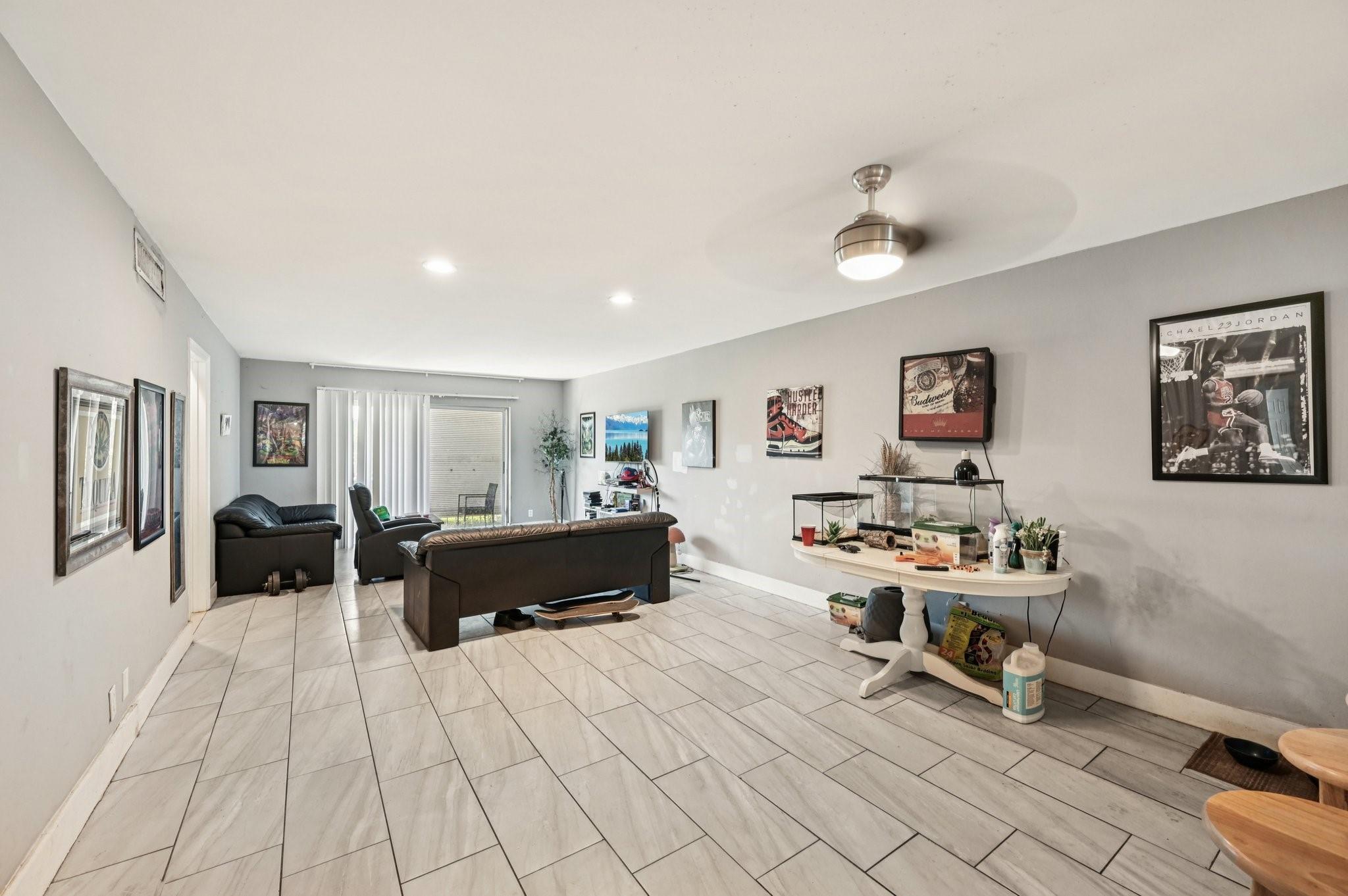 6301 N Falls Cir Dr #111