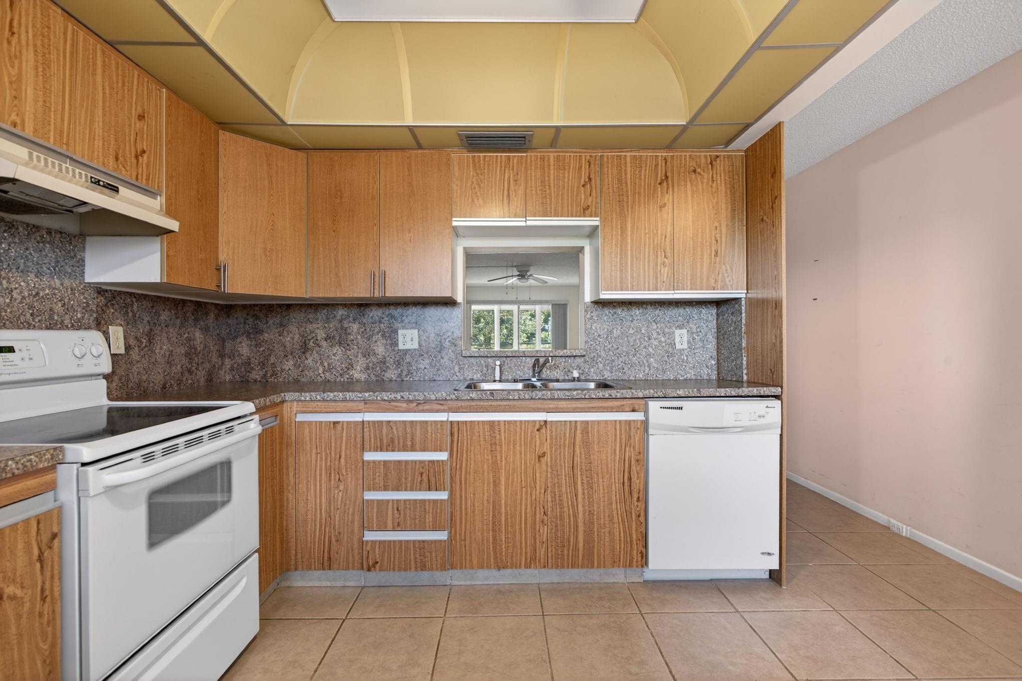 2004 Granada Dr #C3 Coconut Creek, FL 33066