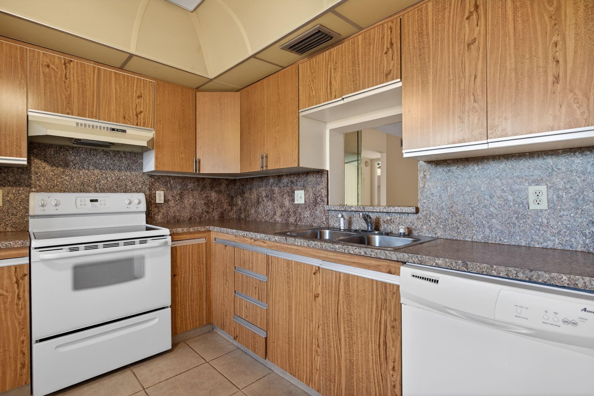 2004 Granada Dr #C3 Coconut Creek, FL 33066