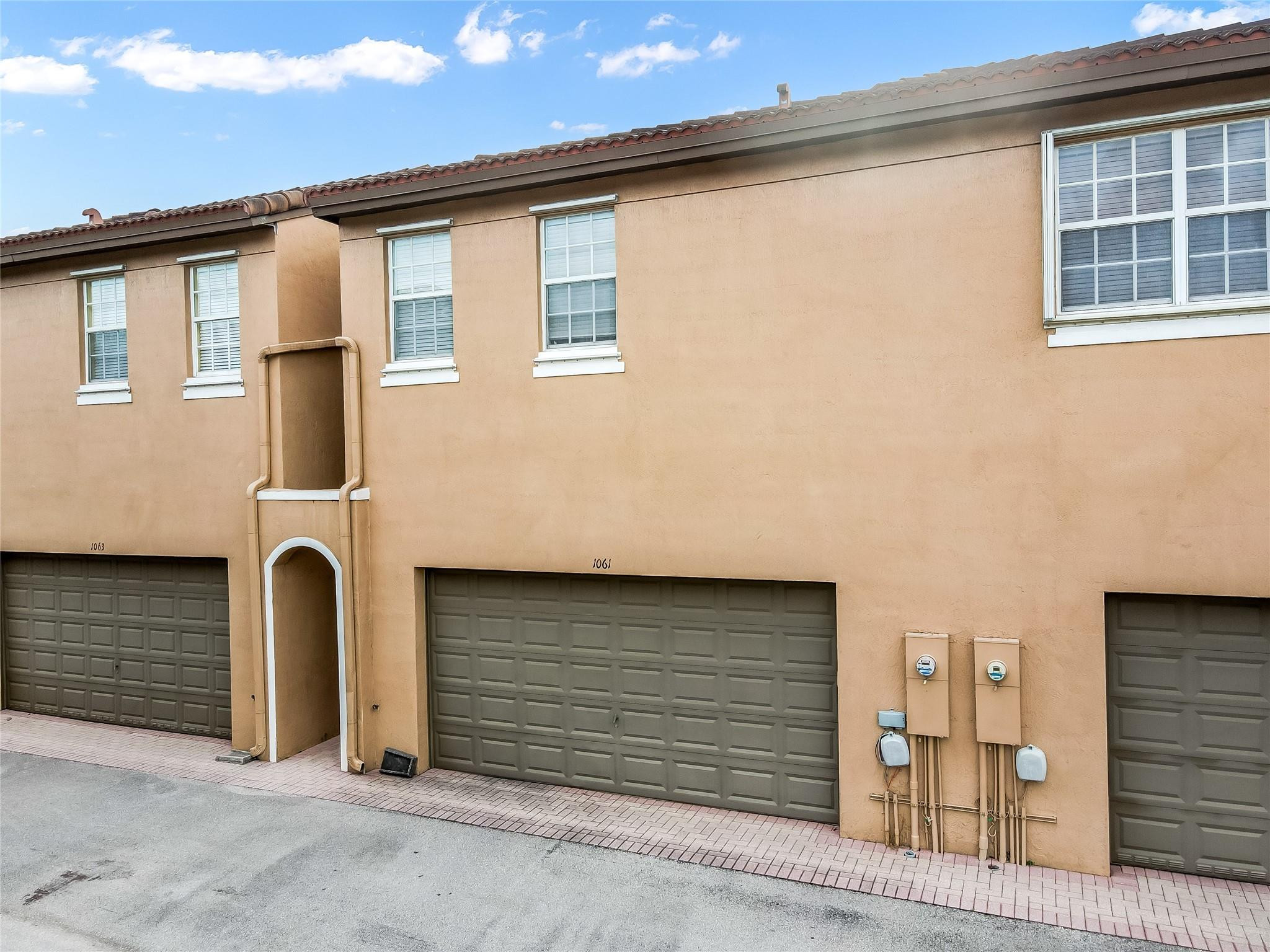 1061 SW 147th Pembroke Pines, FL 33027