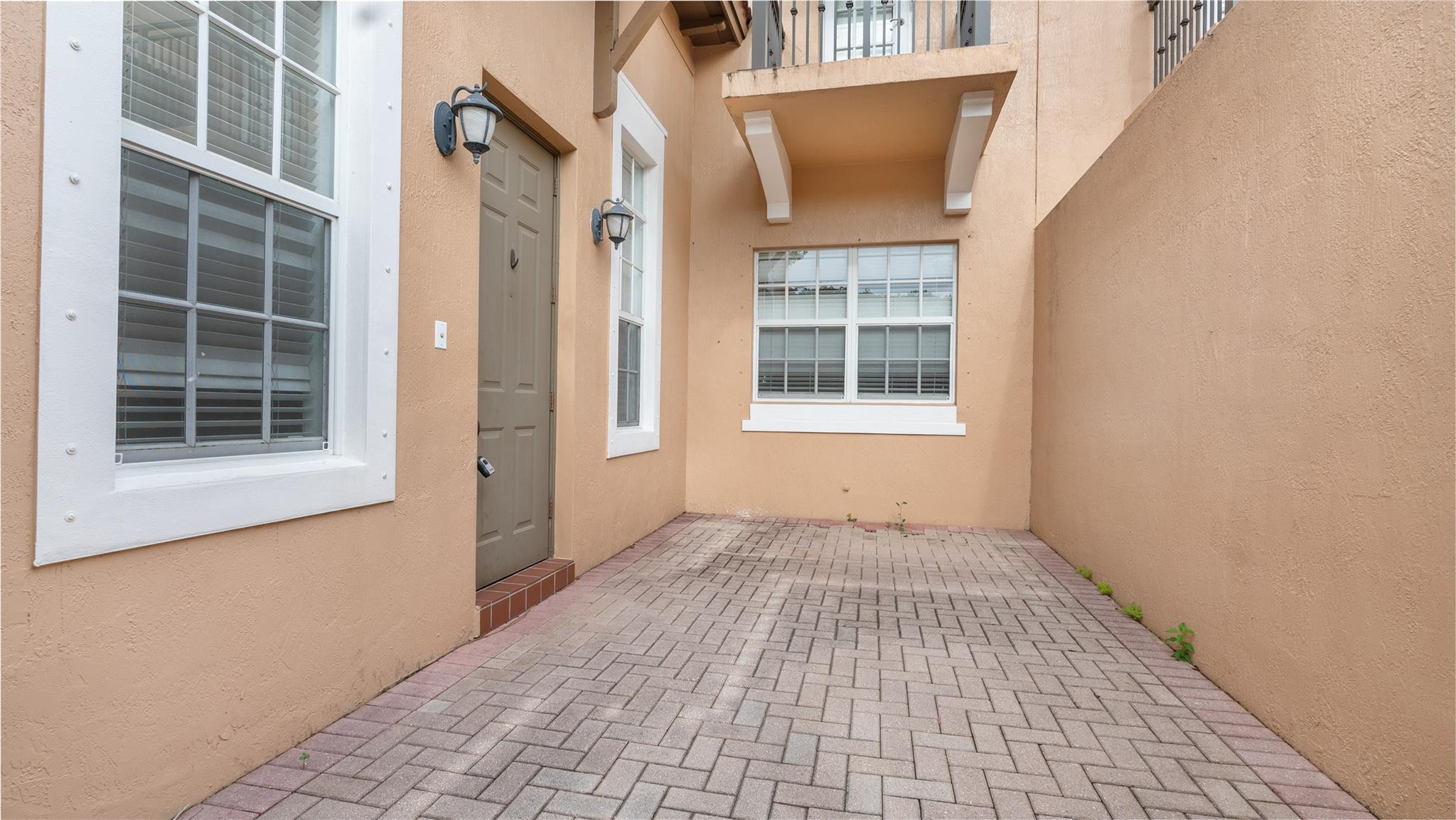 1061 SW 147th Pembroke Pines, FL 33027