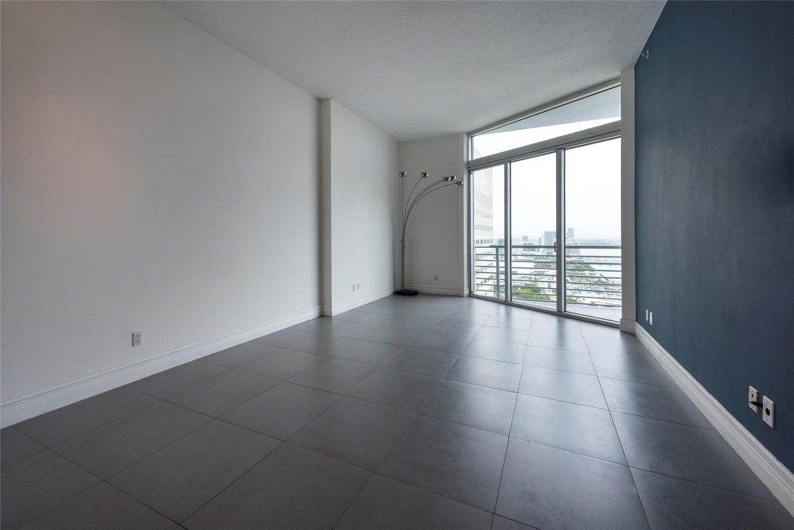 image One Miami West Condo4