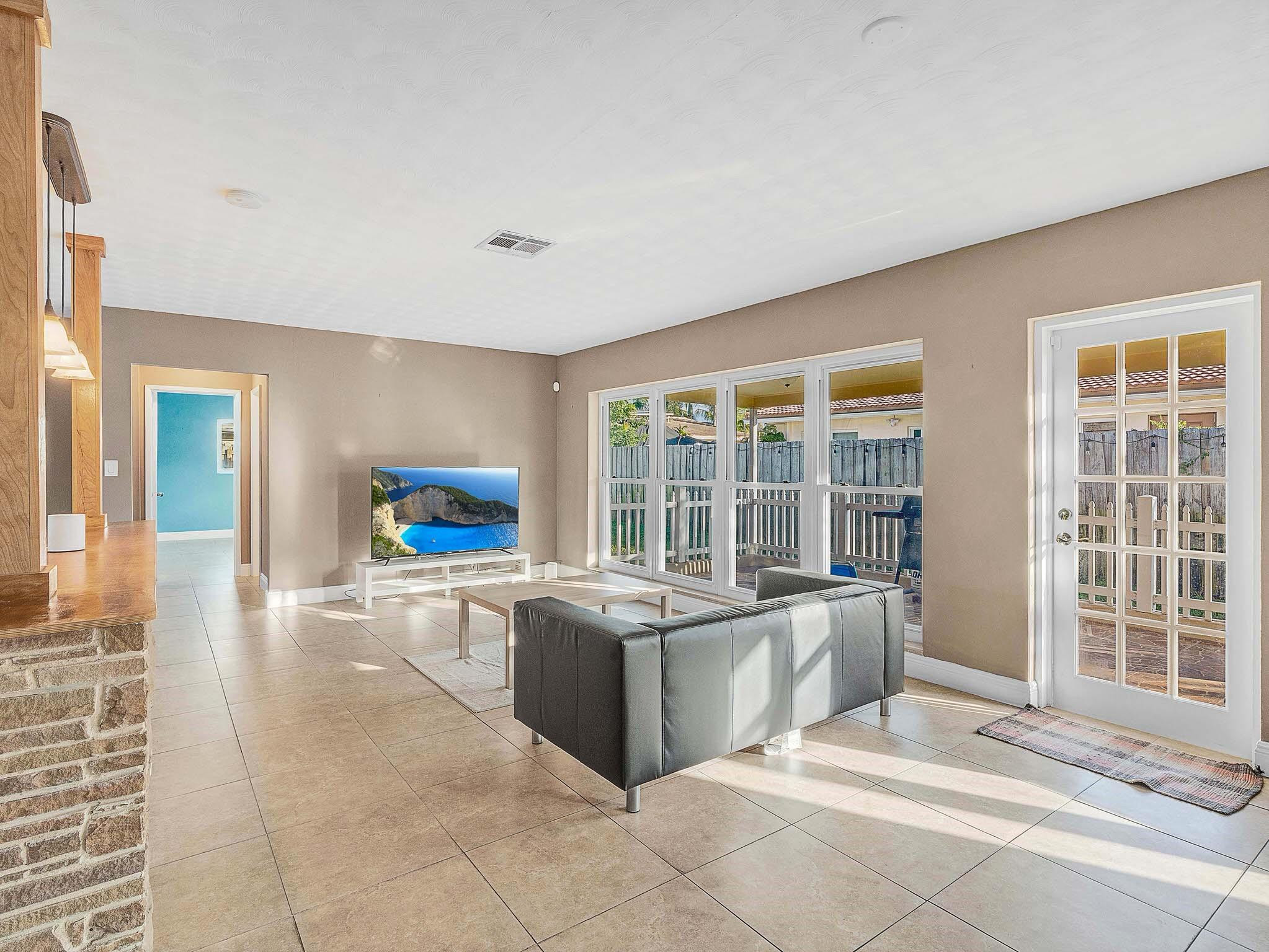 2750 SE 3rd Pompano Beach, FL 33062