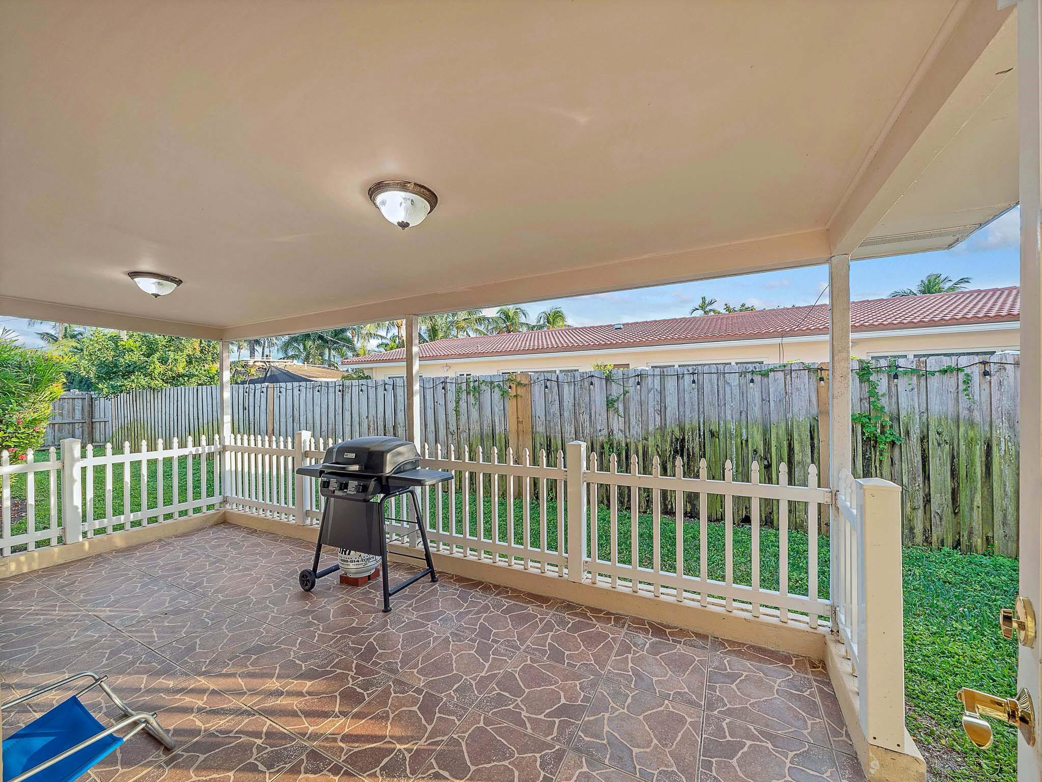 2750 SE 3rd Pompano Beach, FL 33062