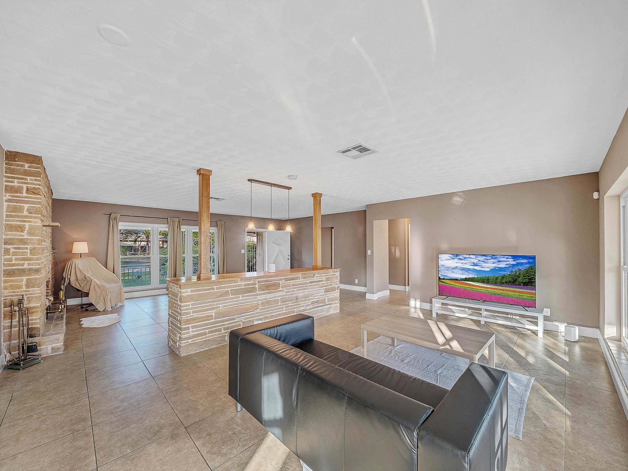 2750 SE 3rd Pompano Beach, FL 33062