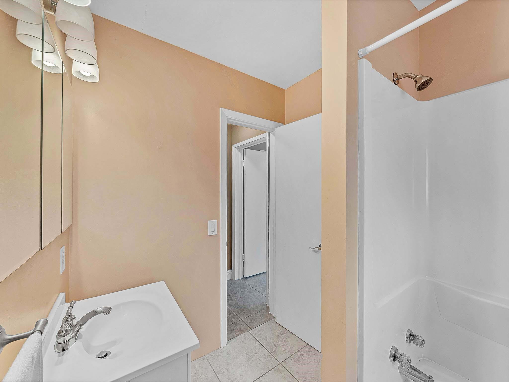 2750 SE 3rd Pompano Beach, FL 33062