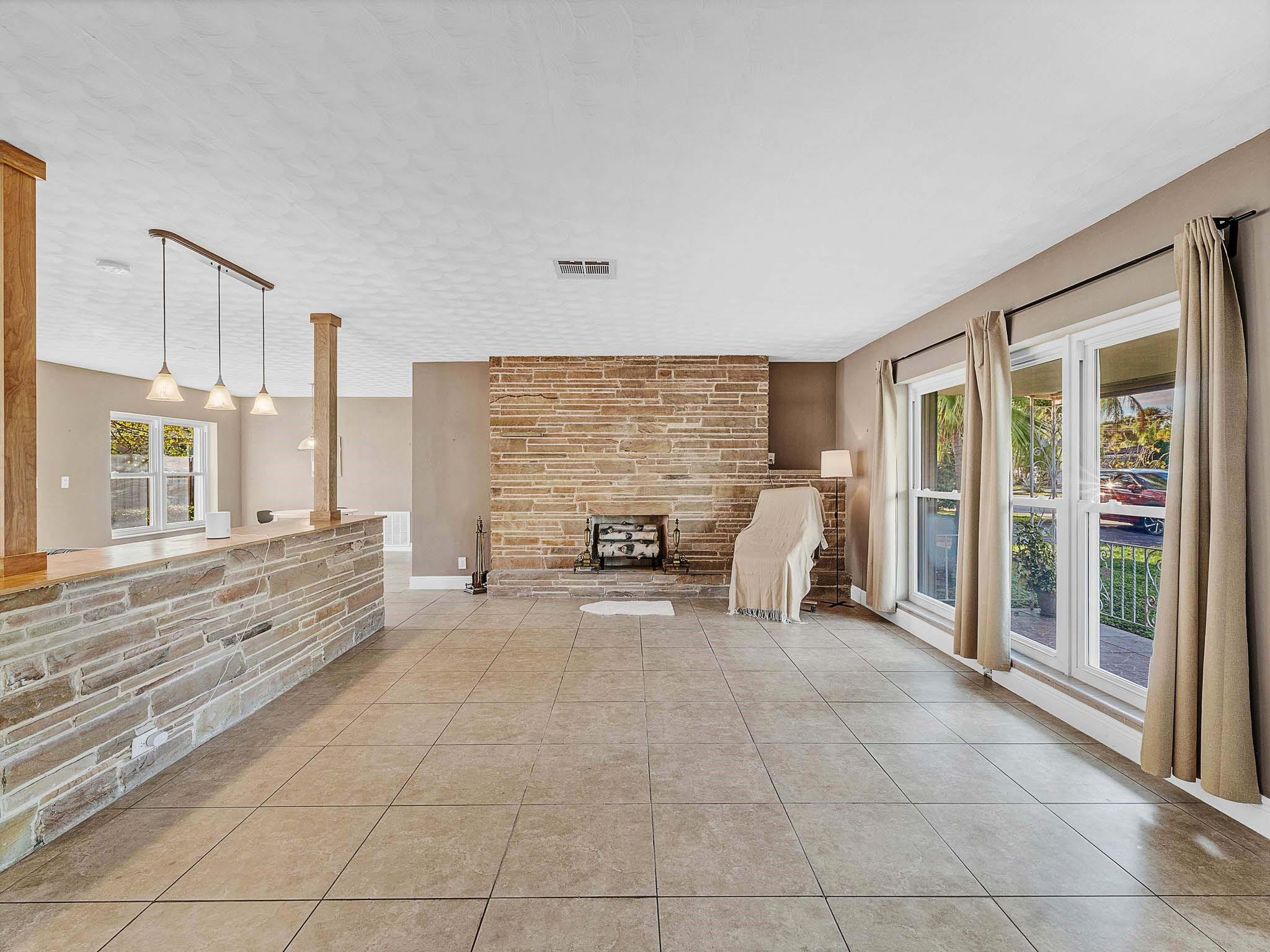 2750 SE 3rd Pompano Beach, FL 33062