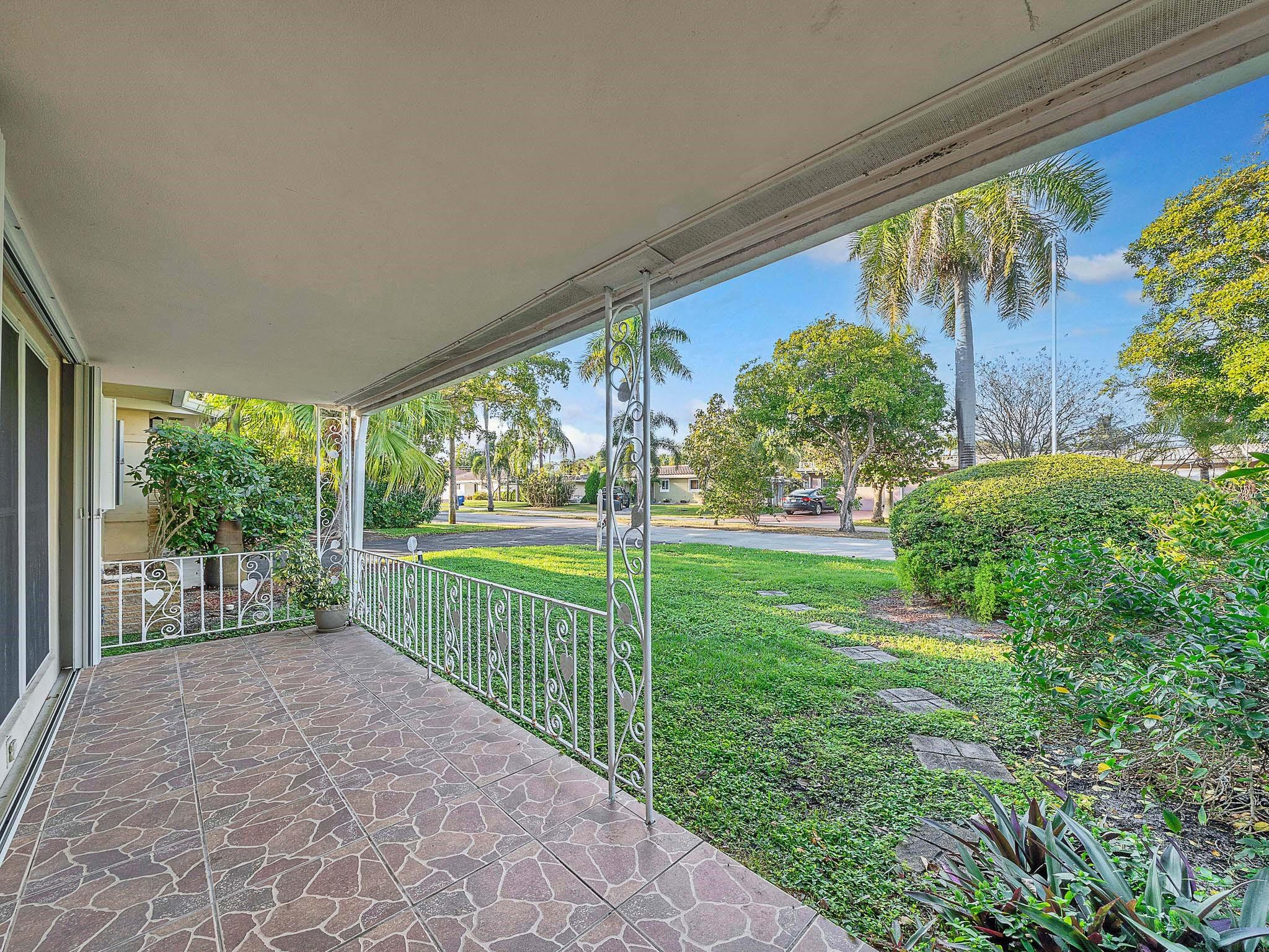 2750 SE 3rd Pompano Beach, FL 33062