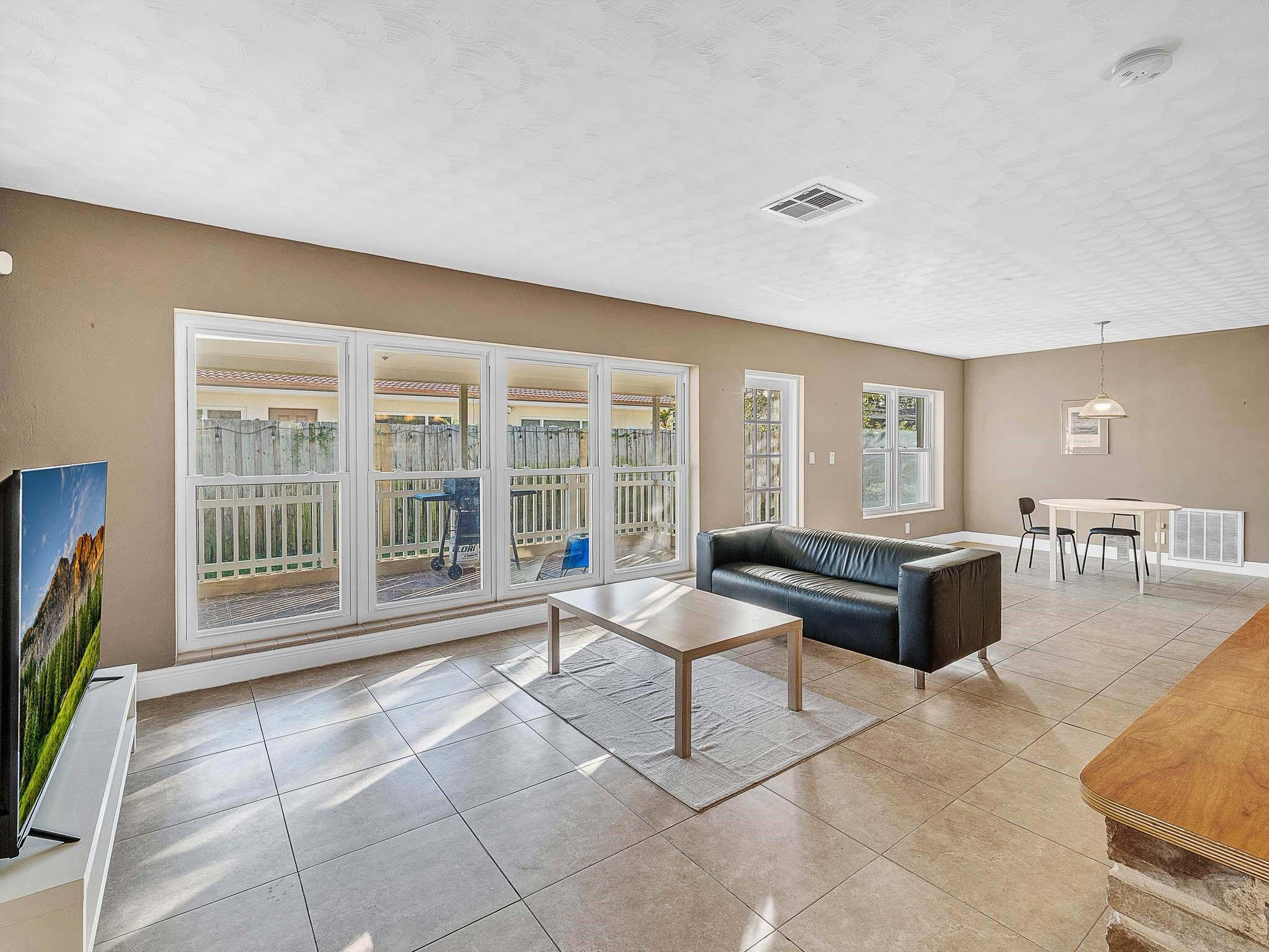 2750 SE 3rd Pompano Beach, FL 33062