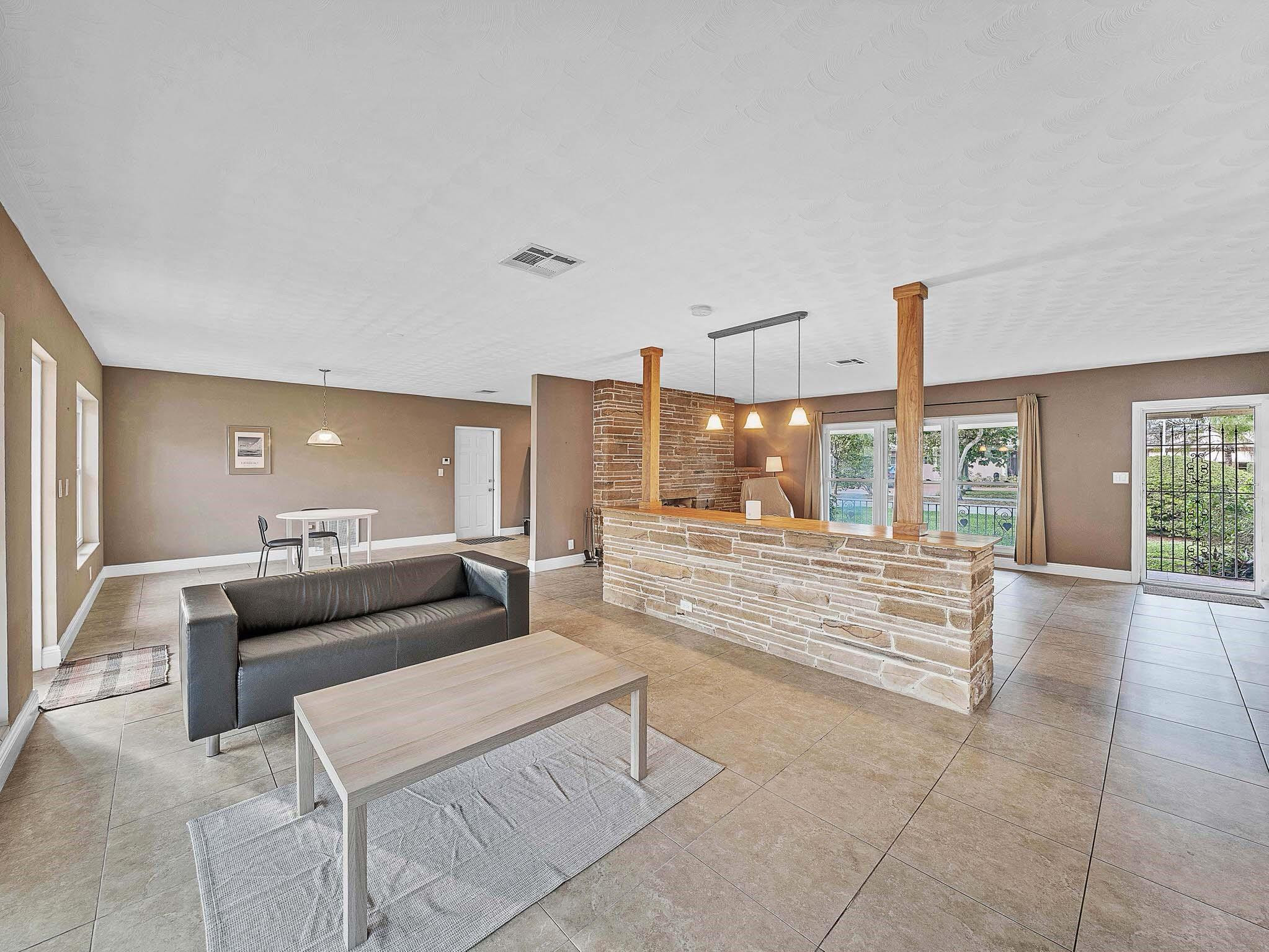 2750 SE 3rd Pompano Beach, FL 33062