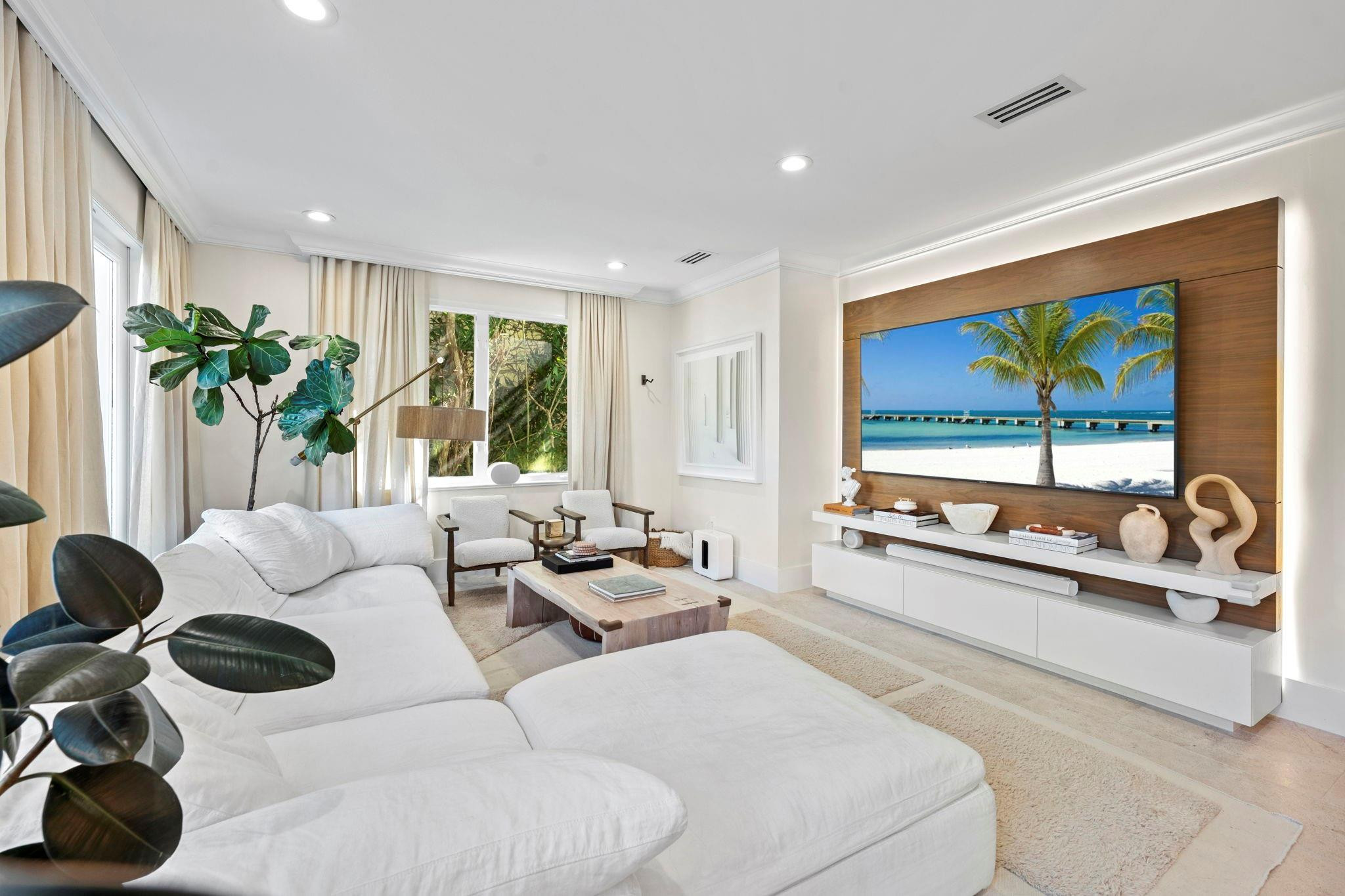 2765 Brickell Miami, FL 33129