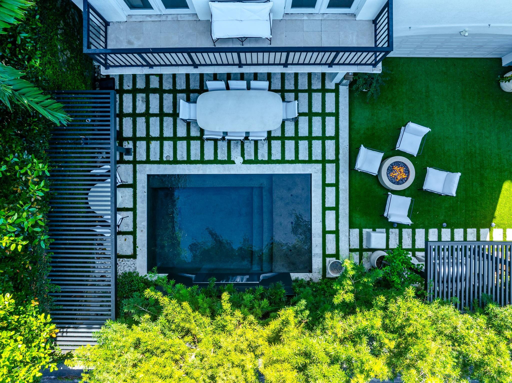 2765 Brickell Miami, FL 33129