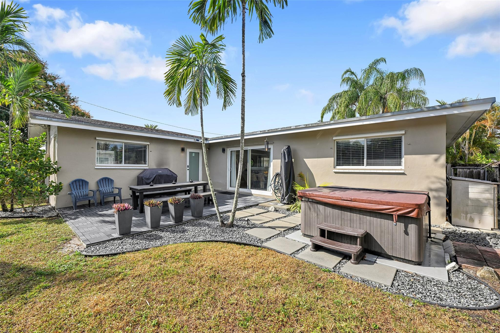 818 NE 18th Fort Lauderdale, FL 33305