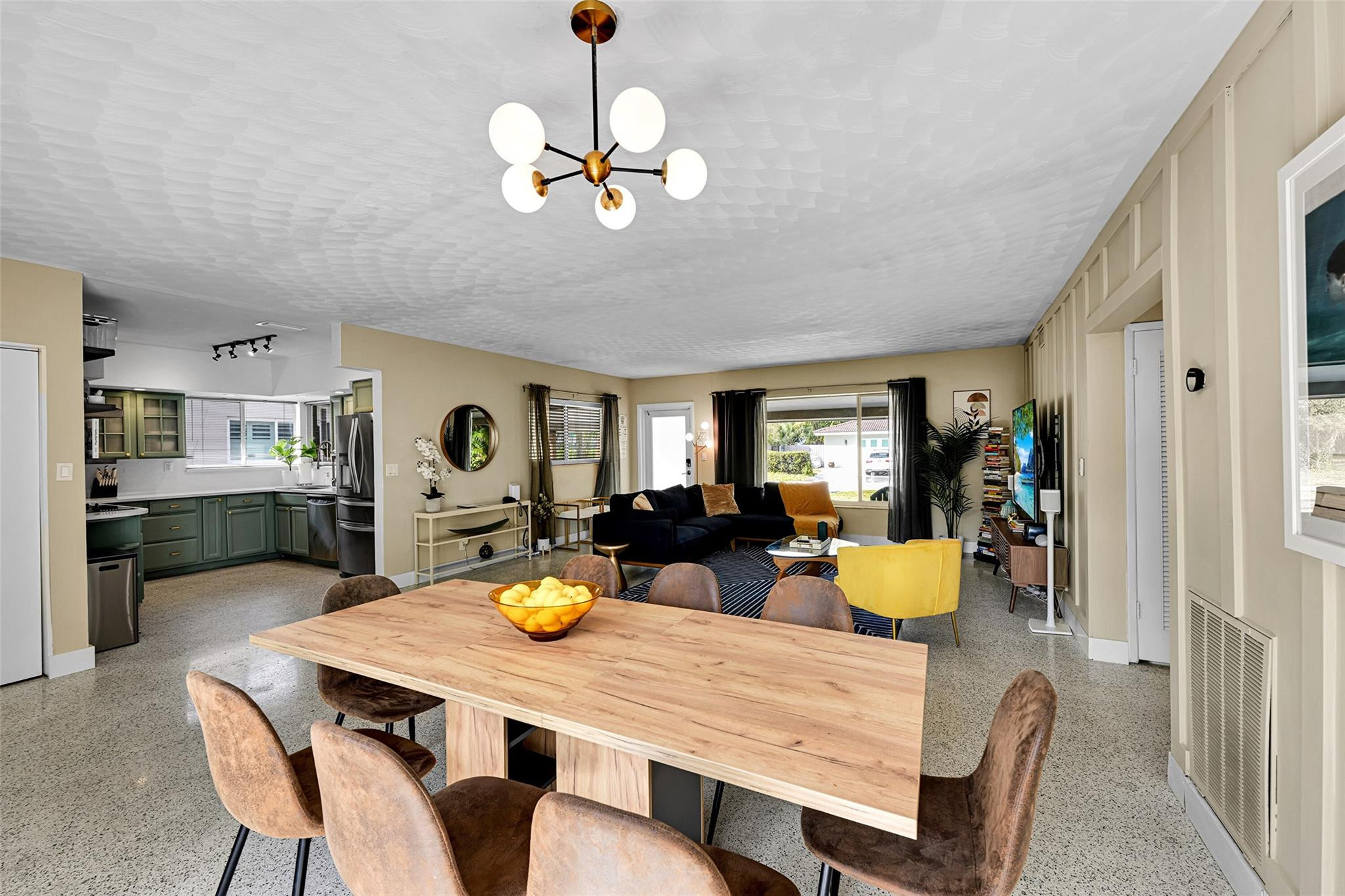 818 NE 18th Fort Lauderdale, FL 33305