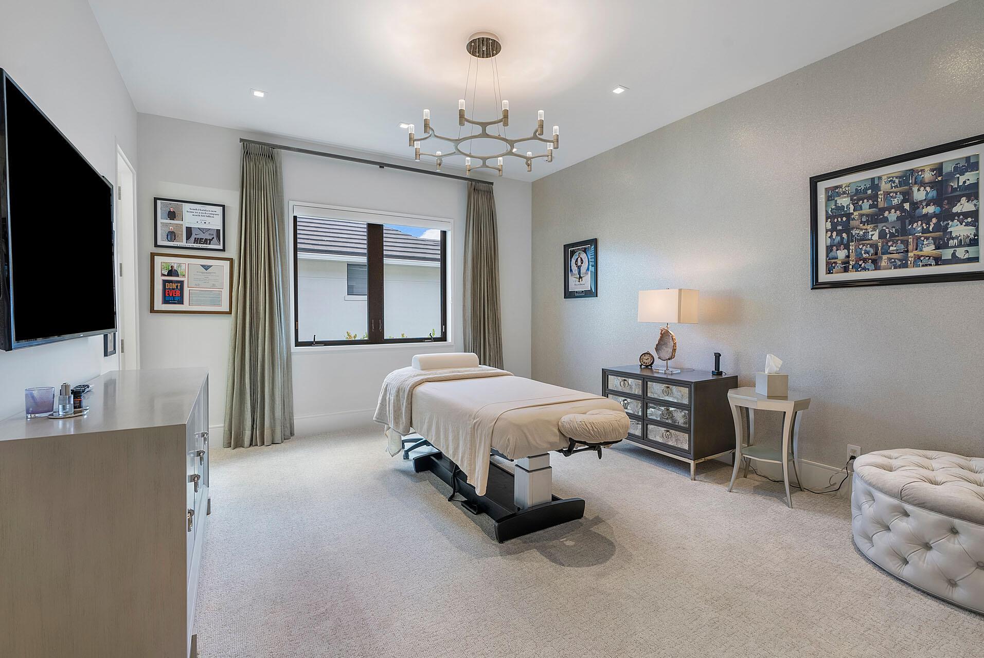 290 S Maya Palm Dr Boca Raton, FL 33432