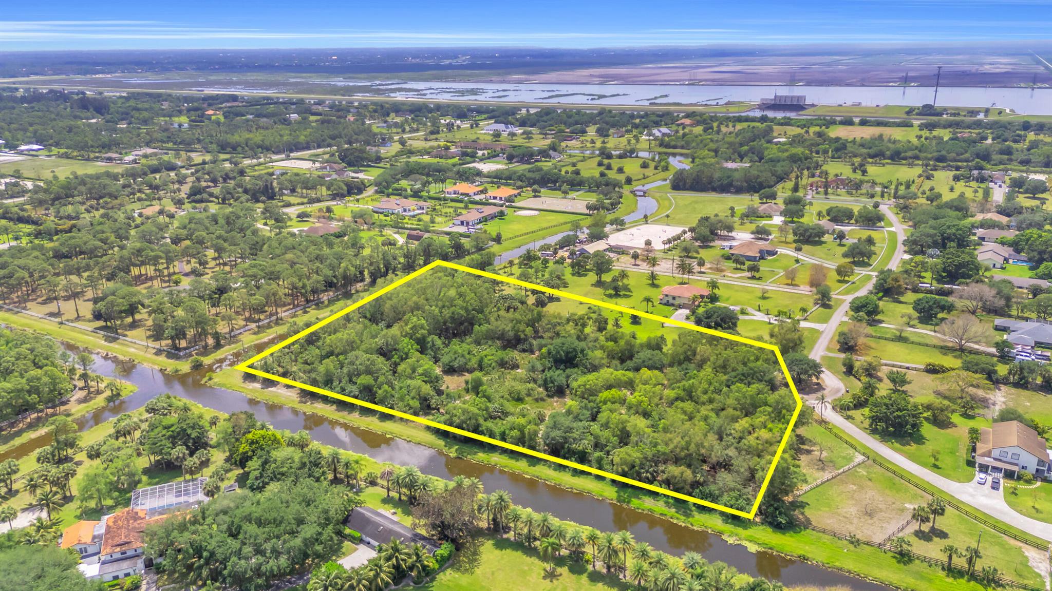 1030 Arabian Dr Loxahatchee, FL 33470