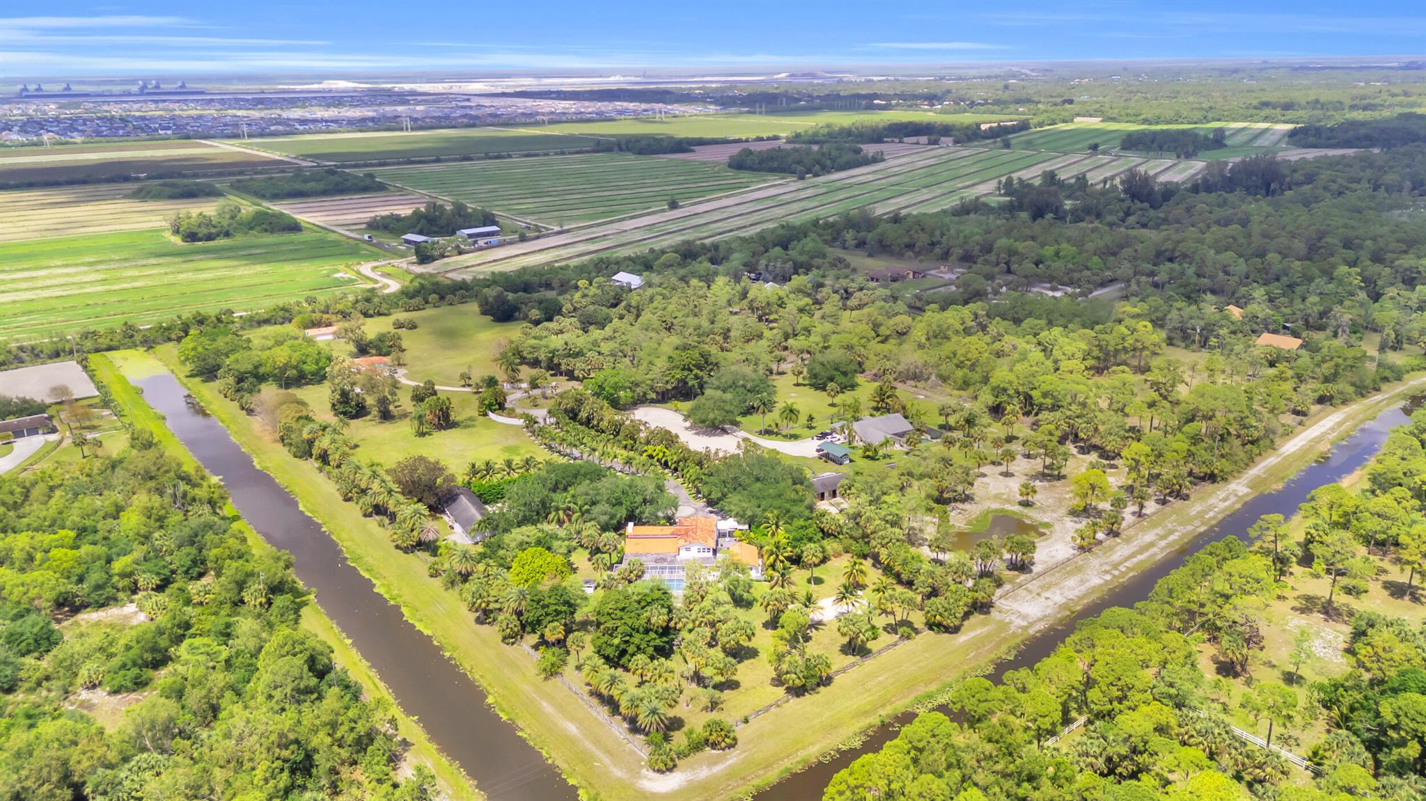 1030 Arabian Dr Loxahatchee, FL 33470