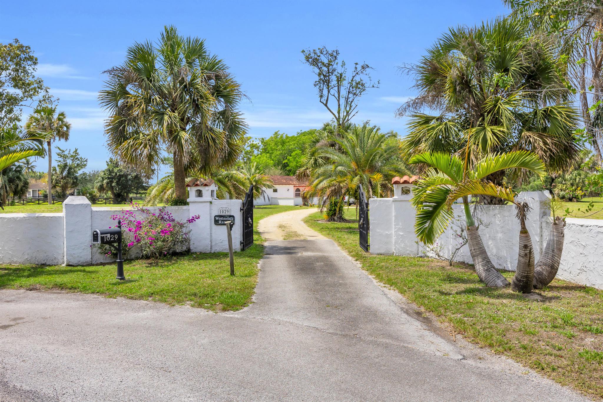 1030 Arabian Dr Loxahatchee, FL 33470