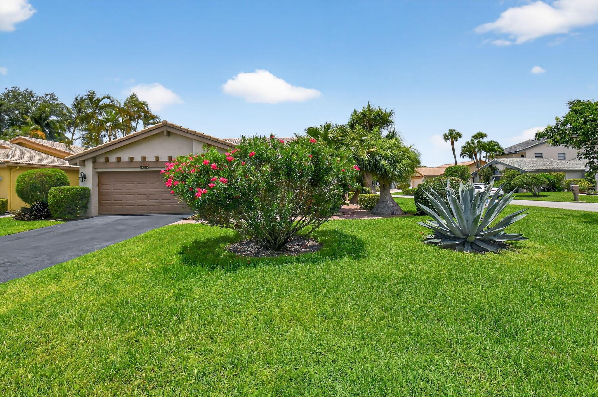 5743 Lakeview Mews Cir