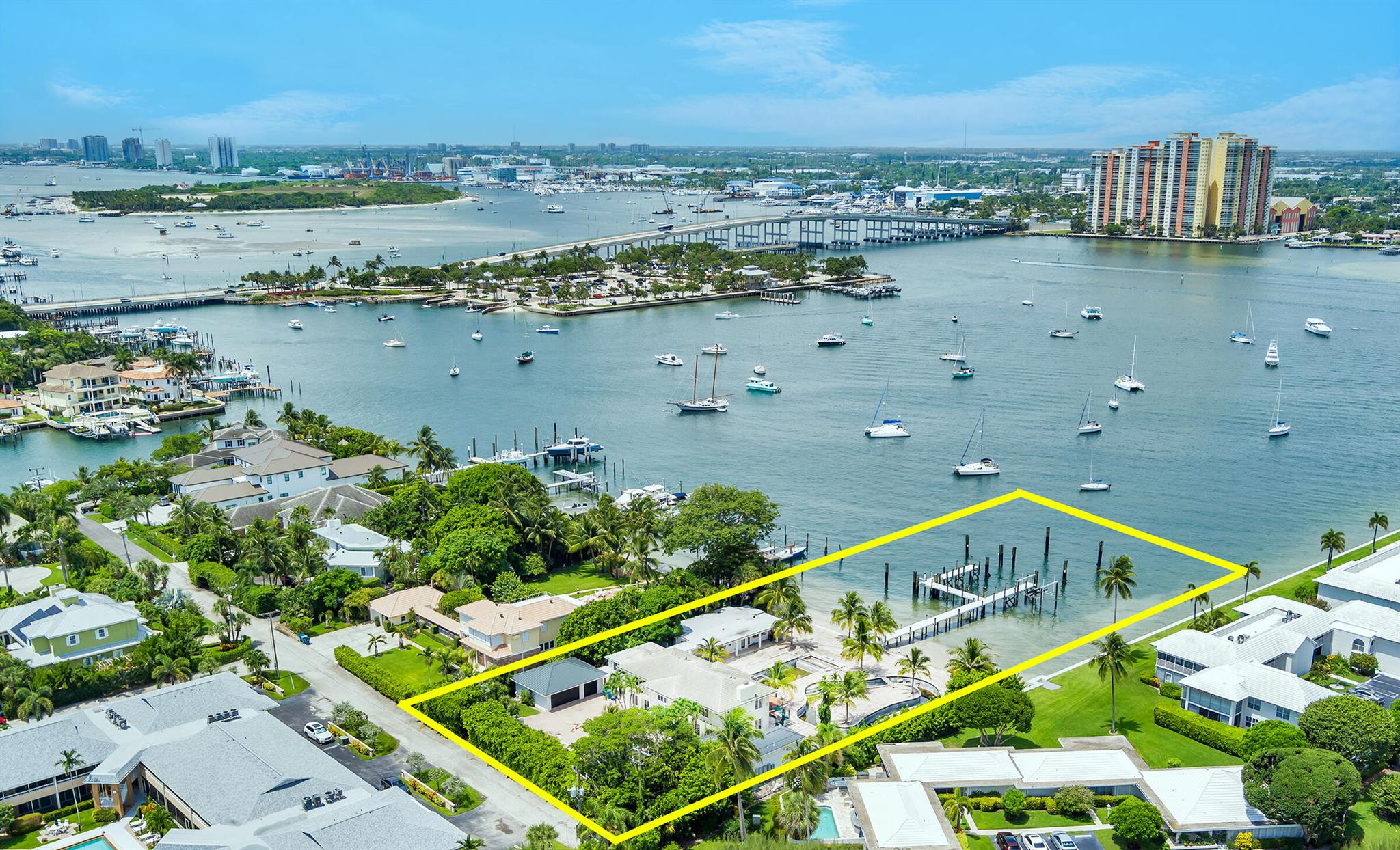 3025 Lake Dr Singer Island, FL 33404