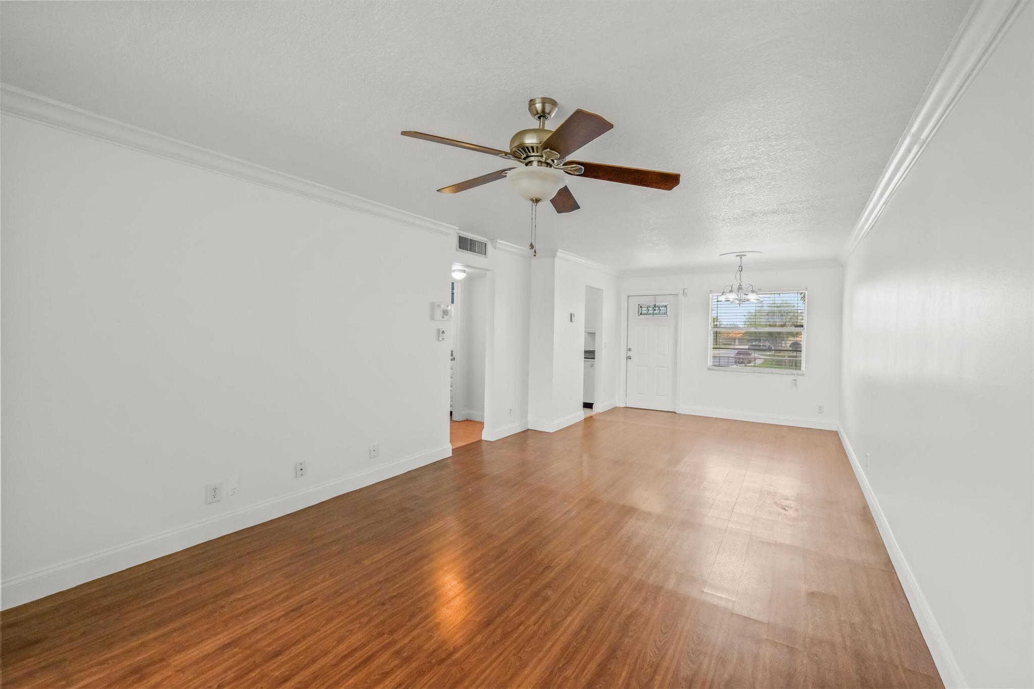 9911 Sandalfoot Blvd #113