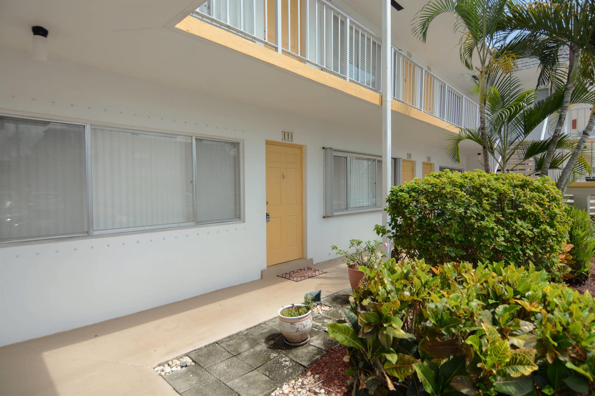 3120 Lake Osborne Dr #110