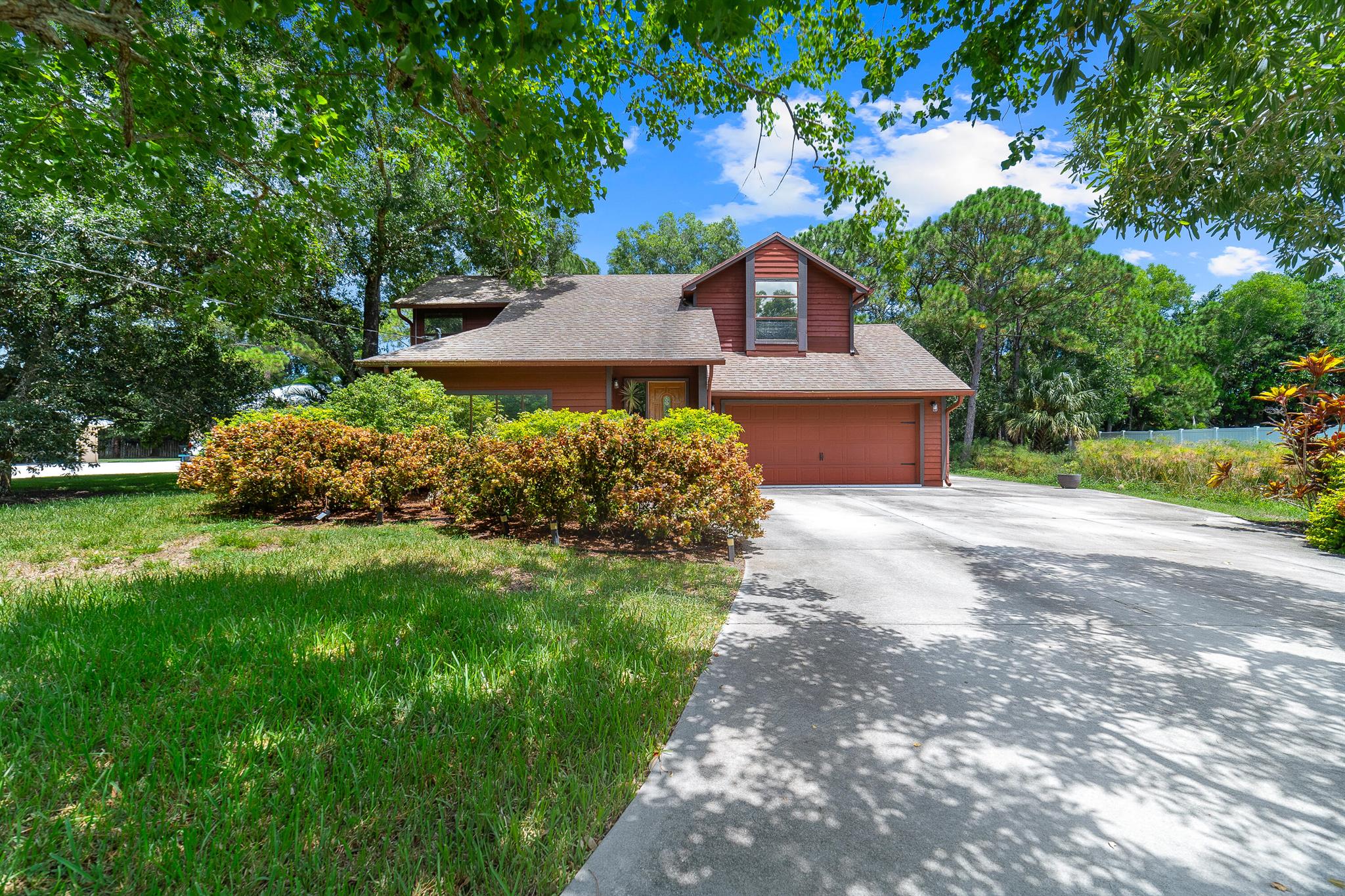 751 NW Grenada St