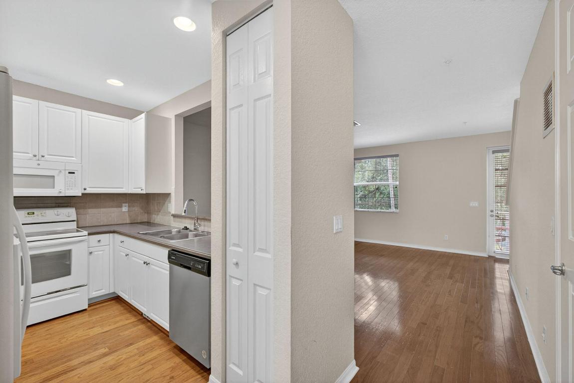 1562 Grande Cull Jupiter, FL 33458