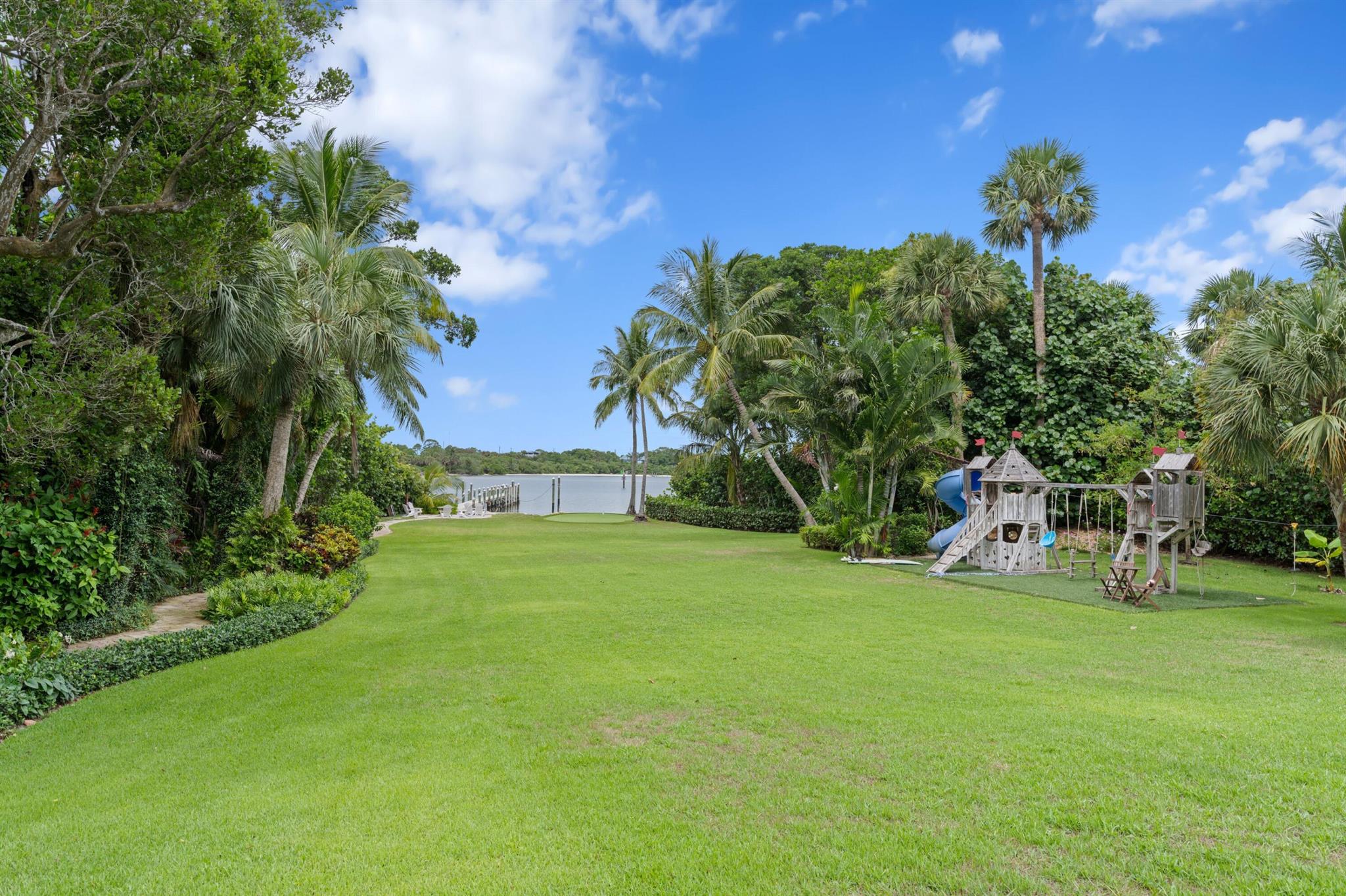 202 Gomez Rd Hobe Sound, FL 33455