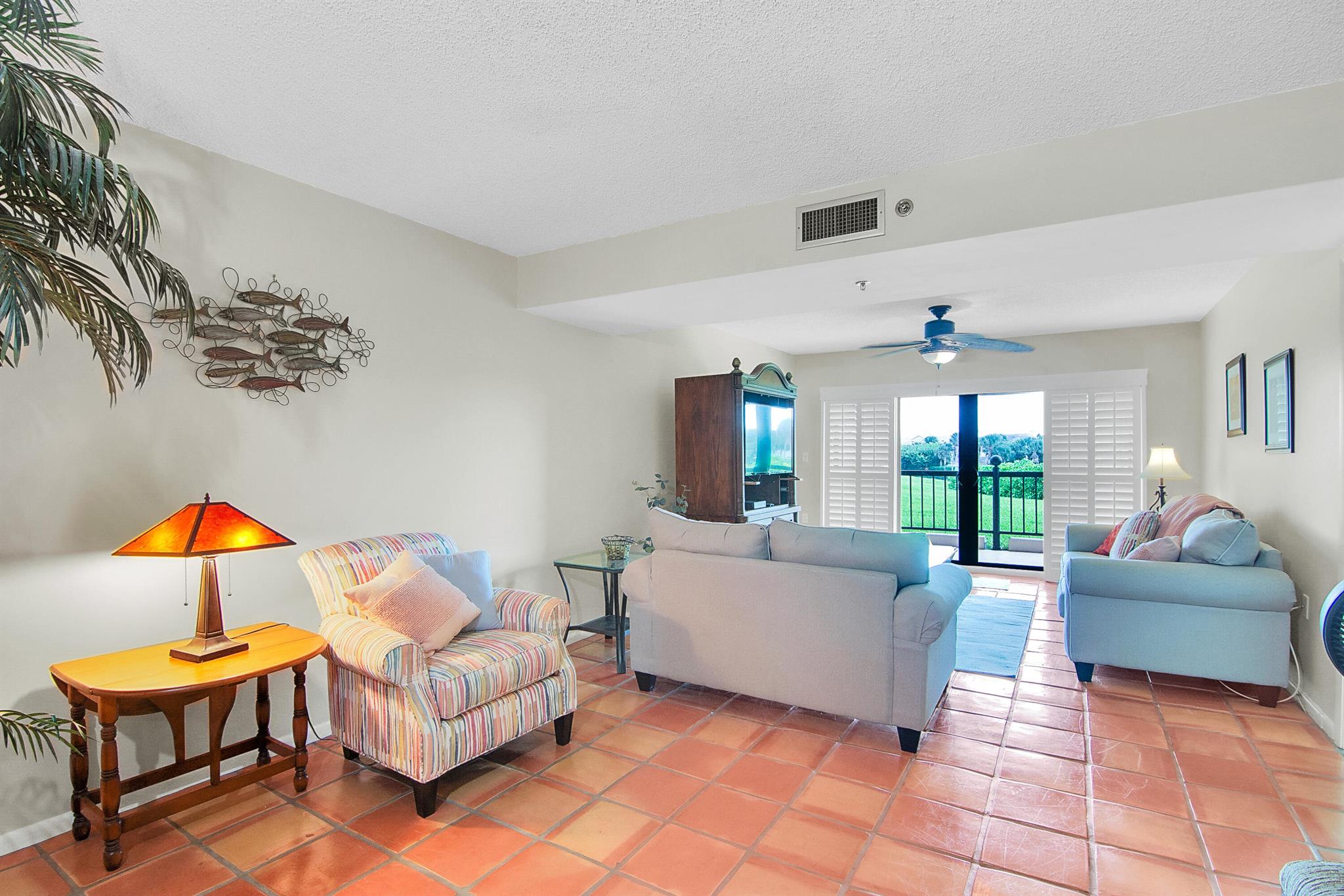 301 Ocean Blfs Blvd #102 Jupiter, FL 33477