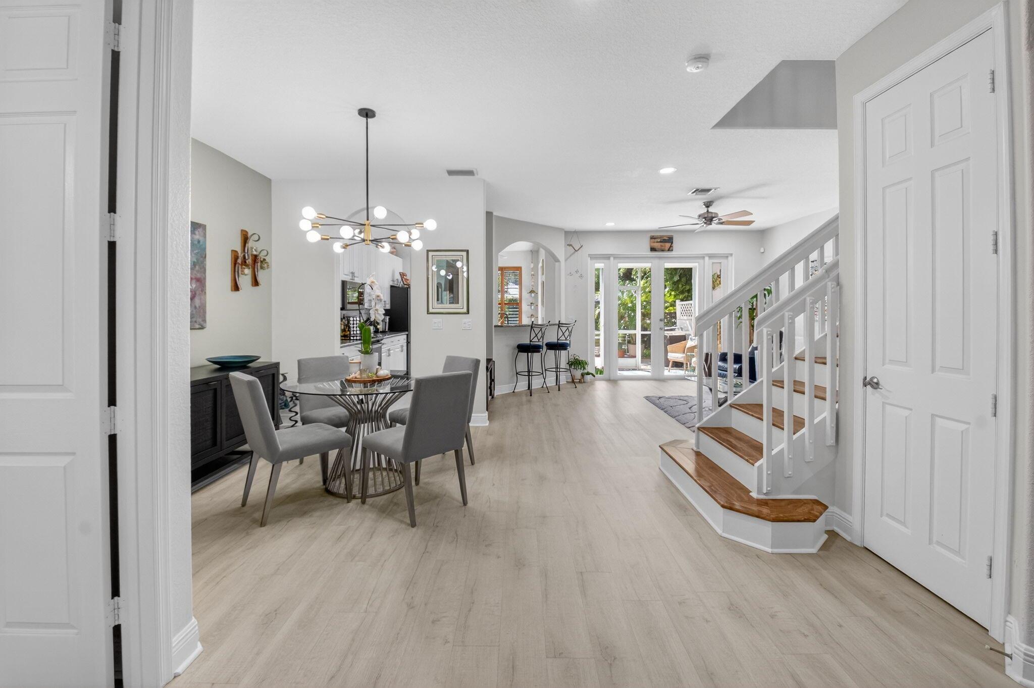 163 Las Brisas Cir Hypoluxo, FL 33462