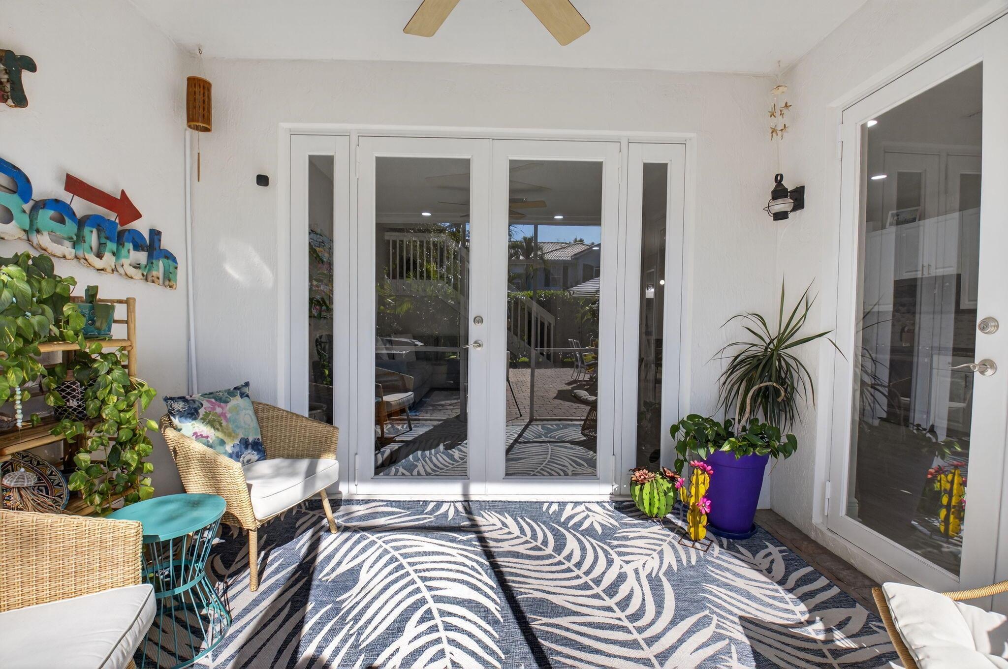 163 Las Brisas Cir Hypoluxo, FL 33462