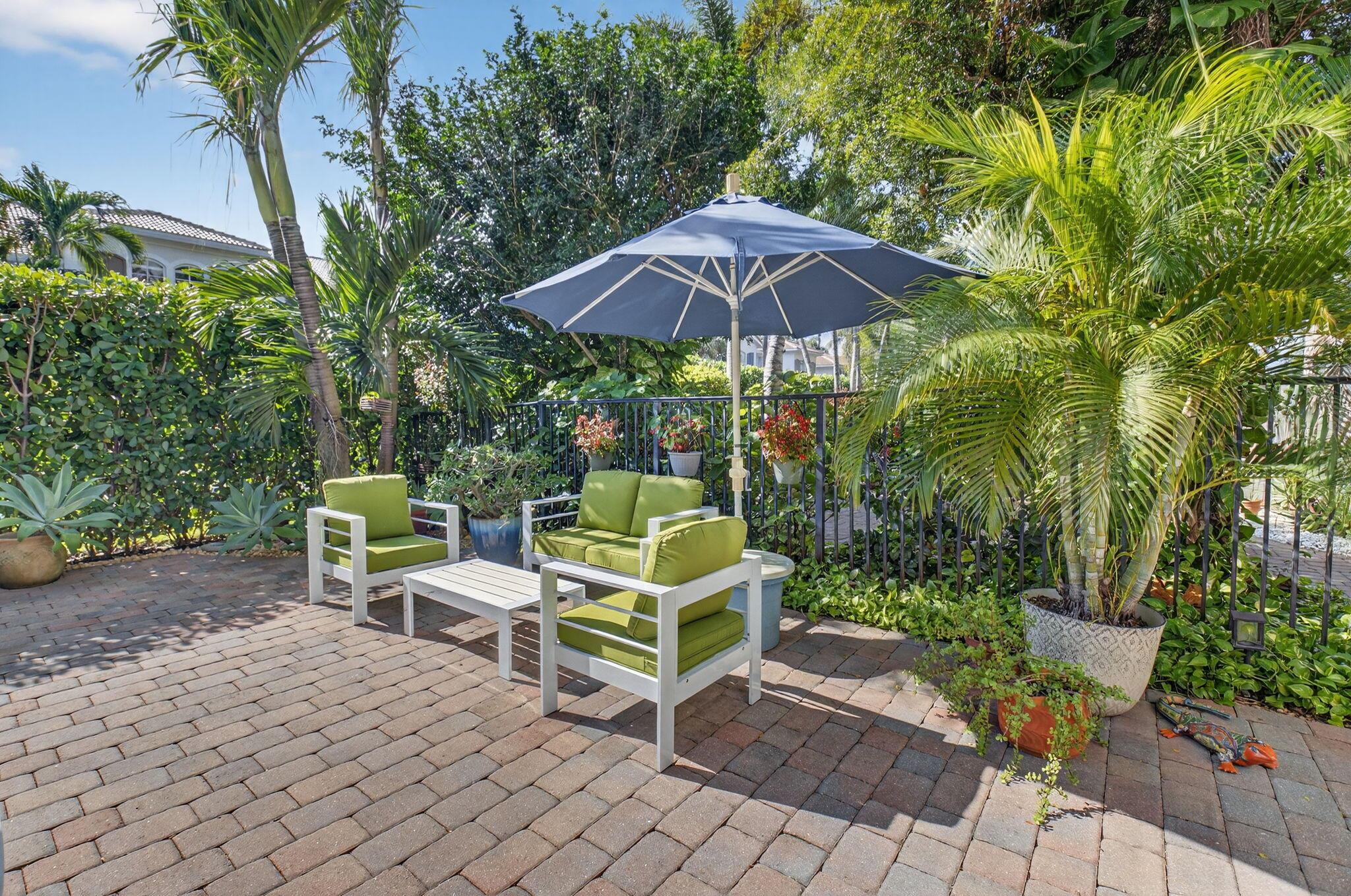 163 Las Brisas Cir Hypoluxo, FL 33462