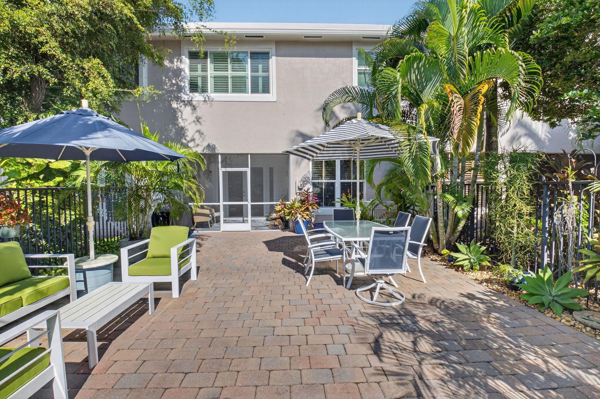 163 Las Brisas Cir Hypoluxo, FL 33462