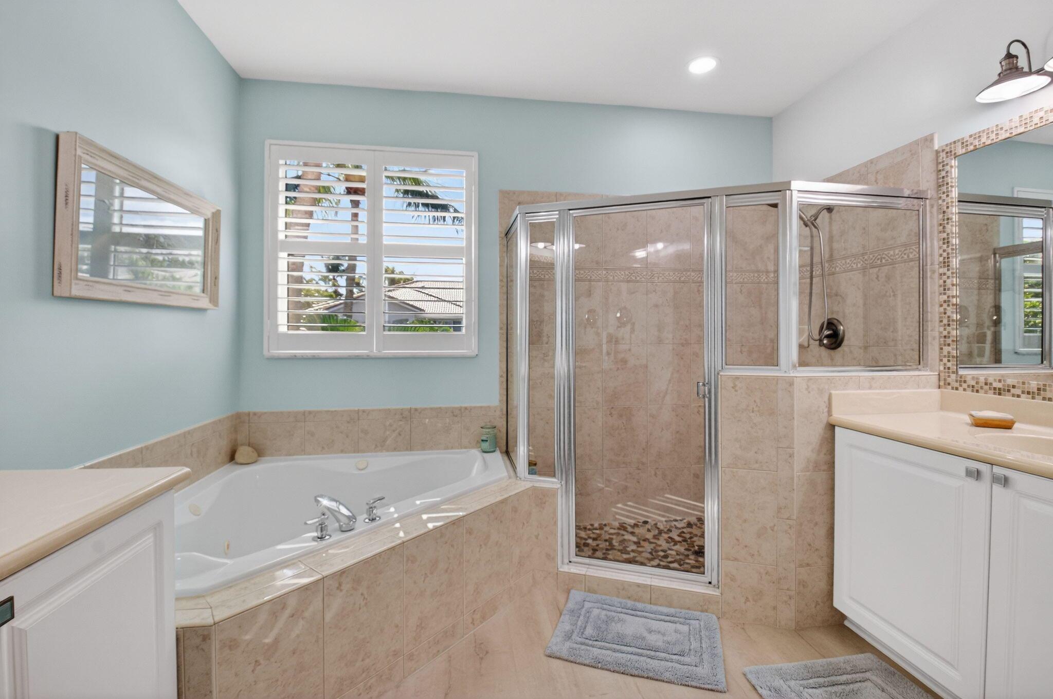 163 Las Brisas Cir Hypoluxo, FL 33462