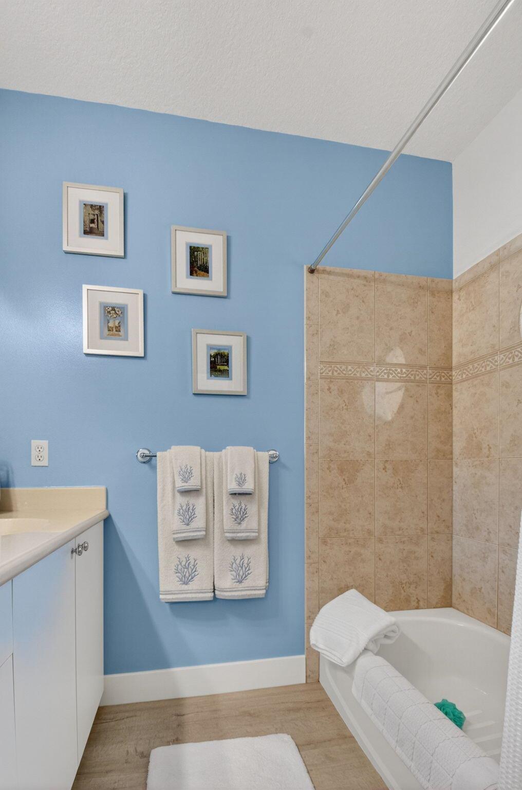 163 Las Brisas Cir Hypoluxo, FL 33462