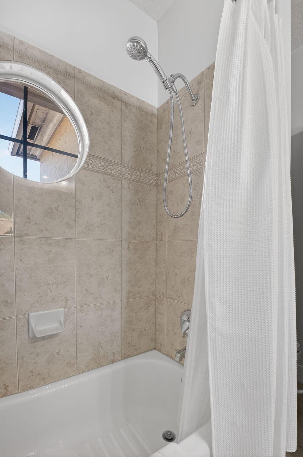 163 Las Brisas Cir Hypoluxo, FL 33462