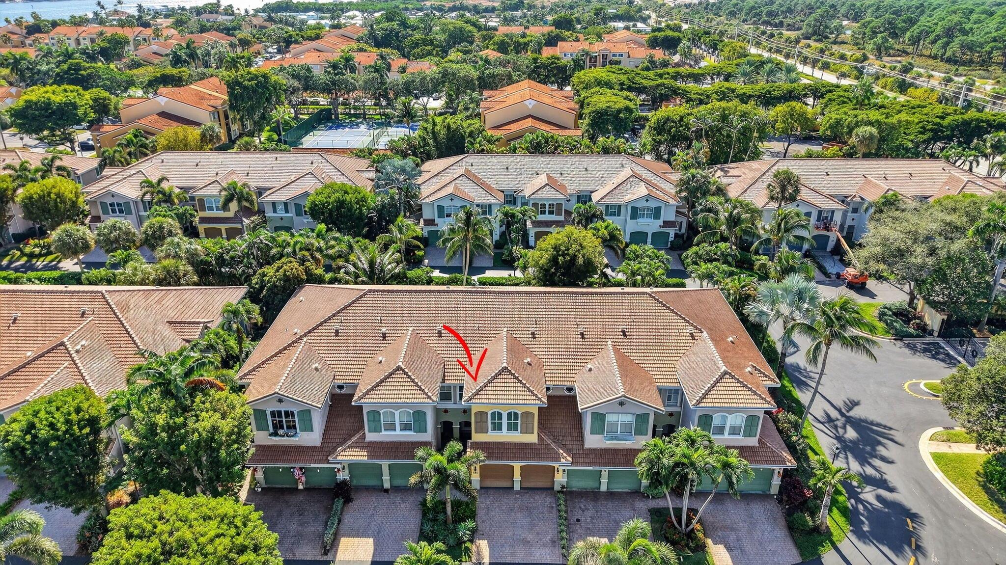 163 Las Brisas Cir Hypoluxo, FL 33462