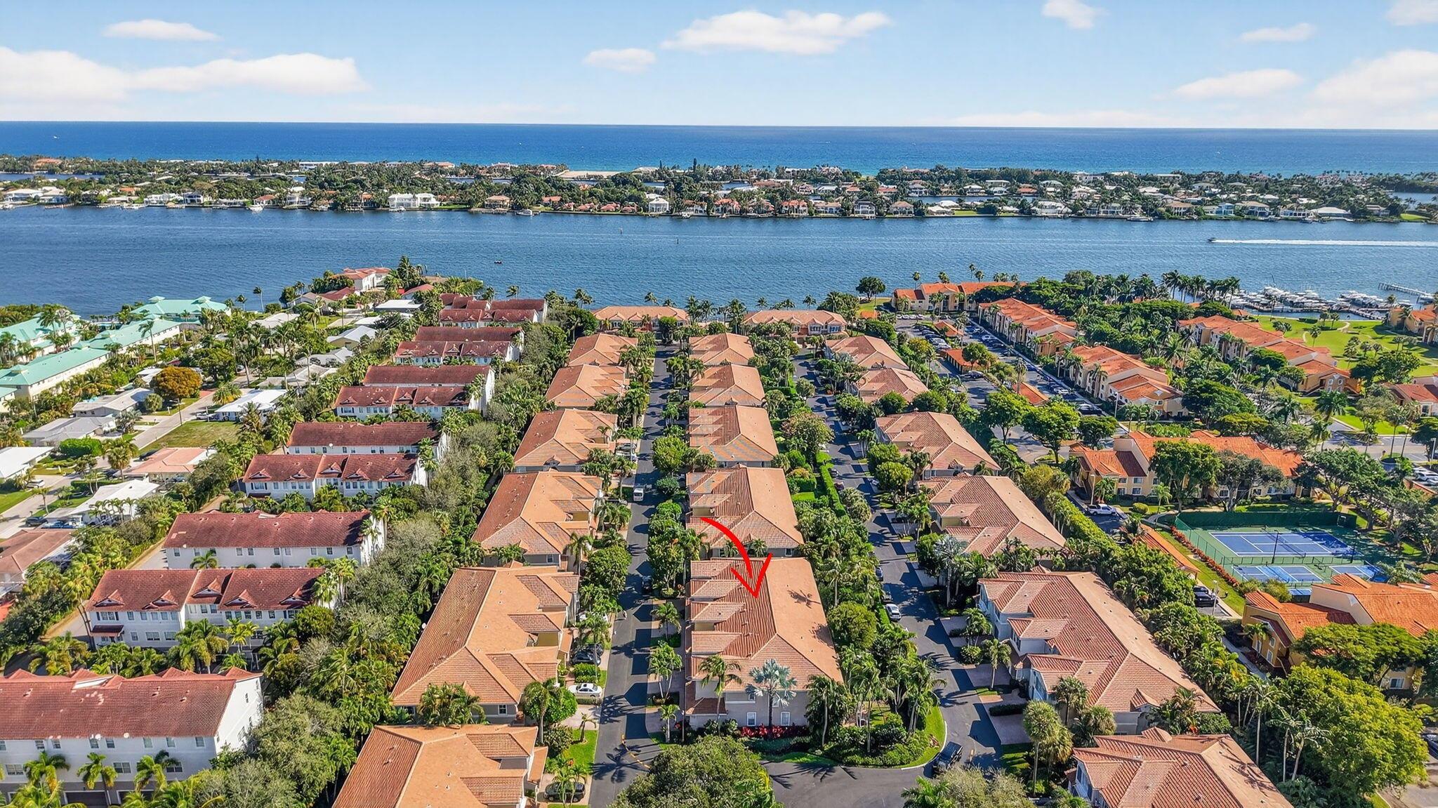 163 Las Brisas Cir Hypoluxo, FL 33462