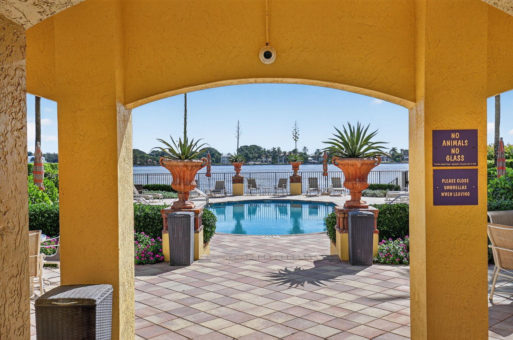 163 Las Brisas Cir Hypoluxo, FL 33462